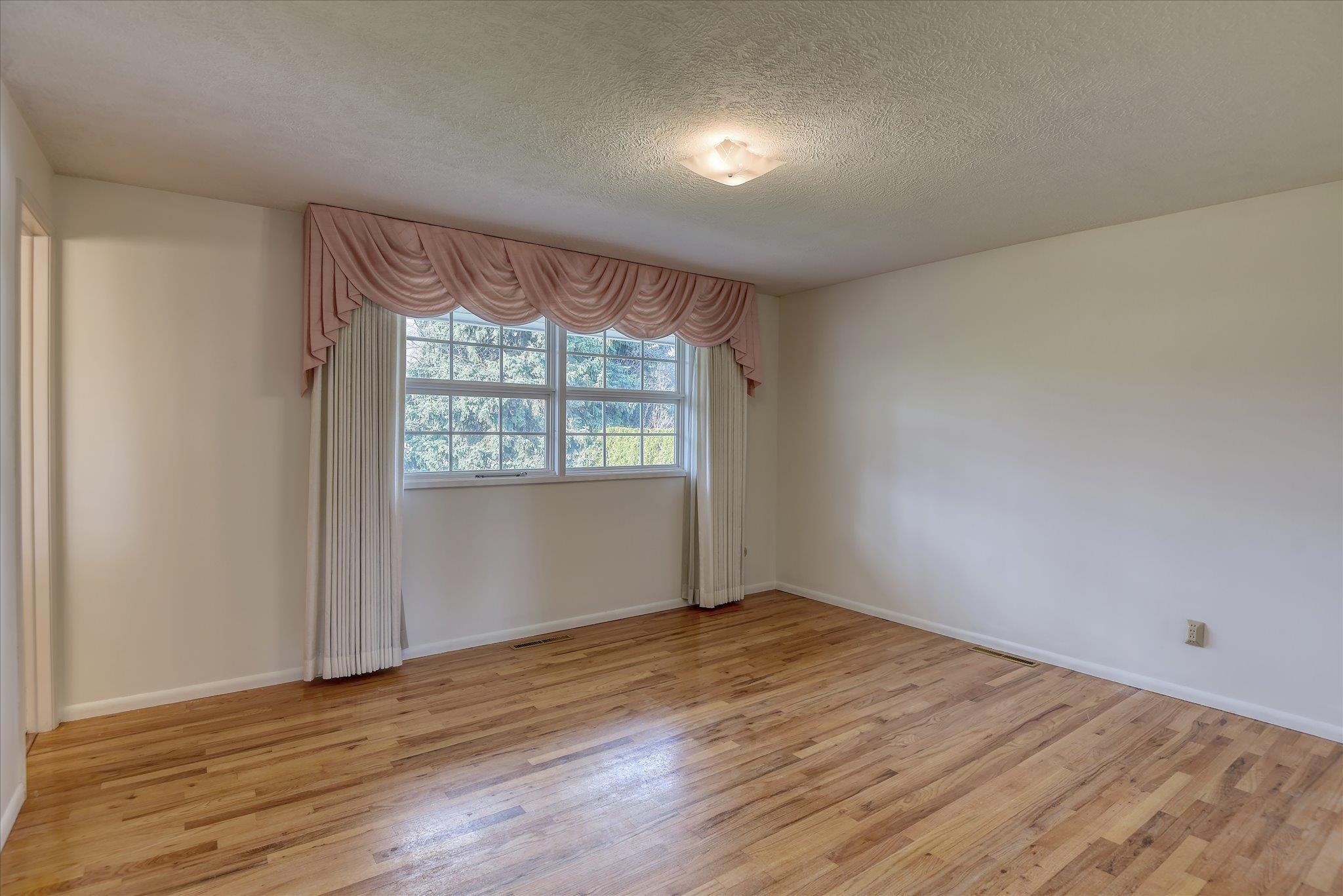 2016 W Courtland Ave - Photo 17