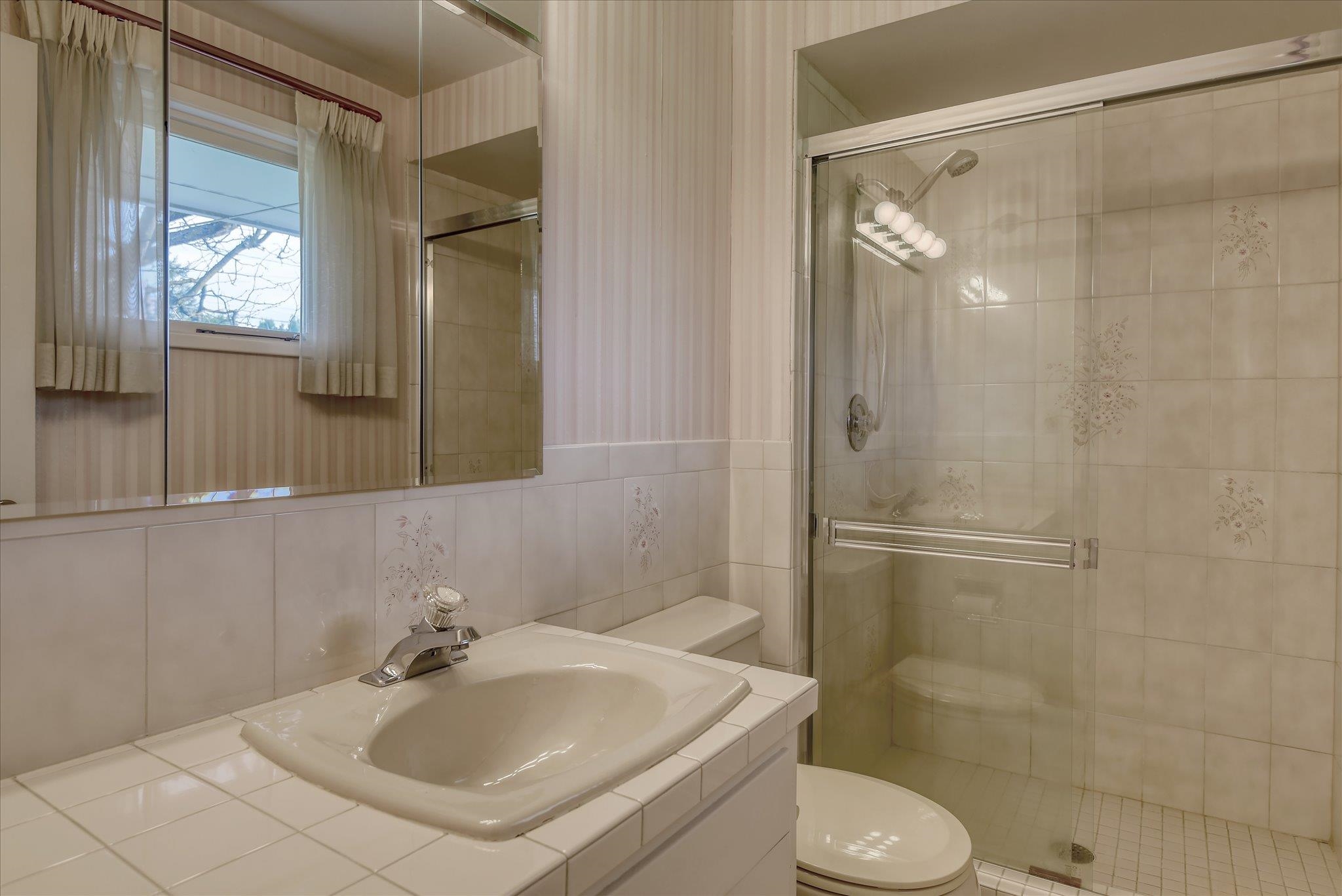 2016 W Courtland Ave - Photo 19