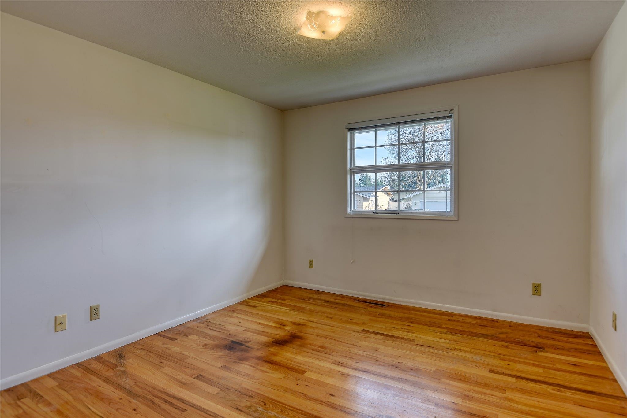 2016 W Courtland Ave - Photo 20