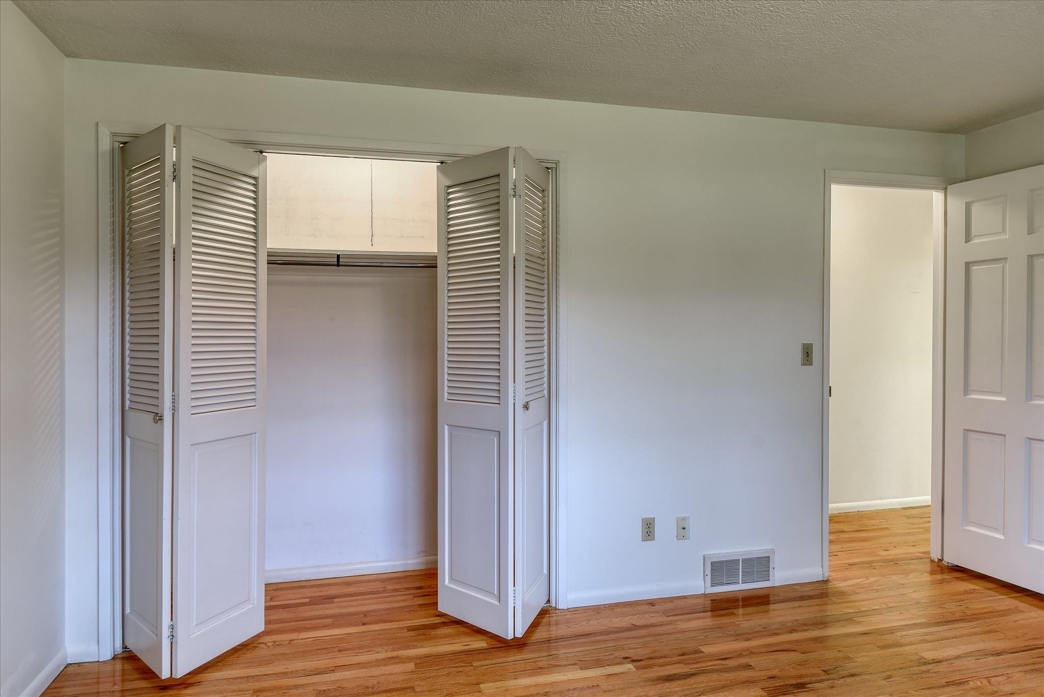 2016 W Courtland Ave - Photo 22