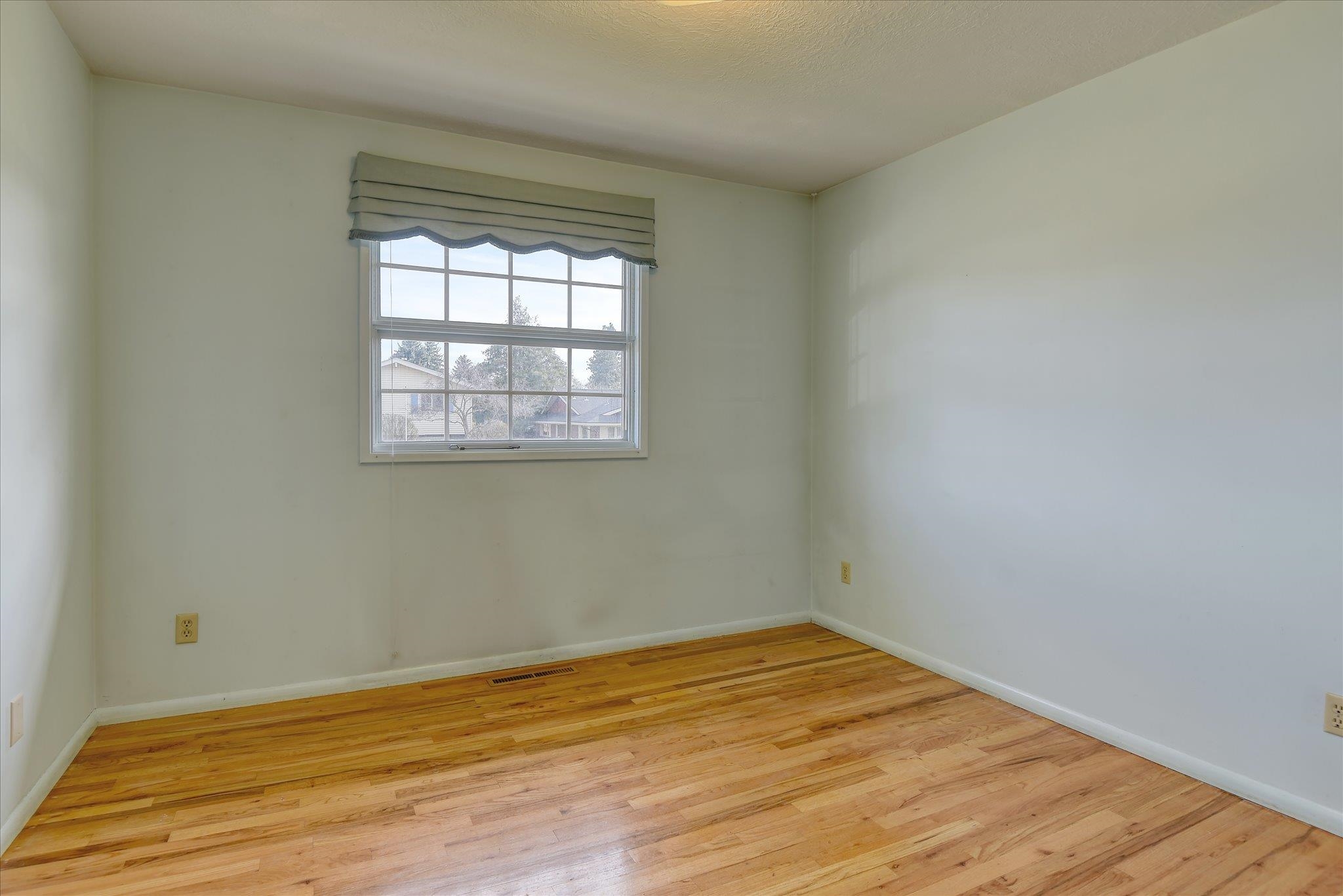2016 W Courtland Ave - Photo 23