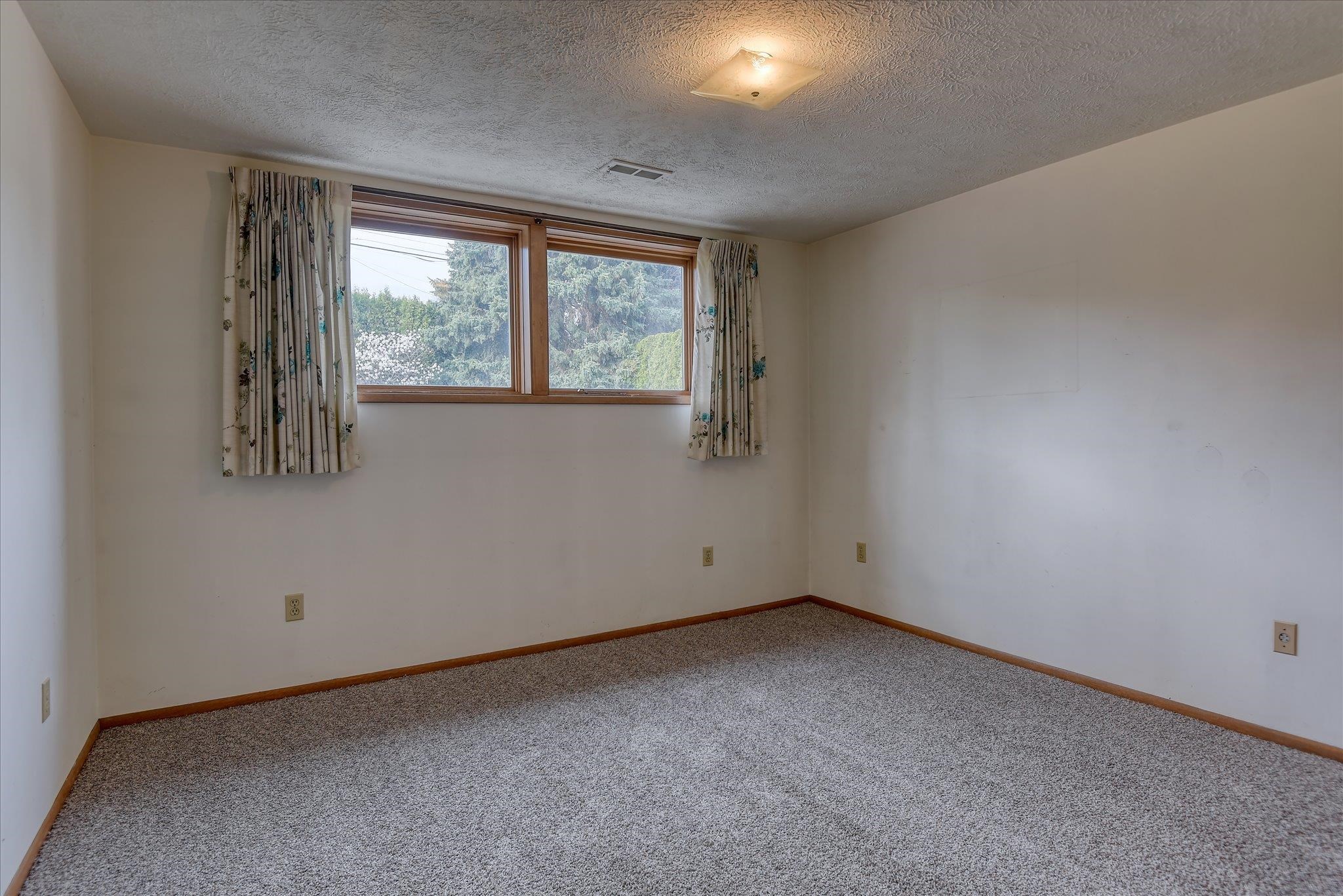2016 W Courtland Ave - Photo 29