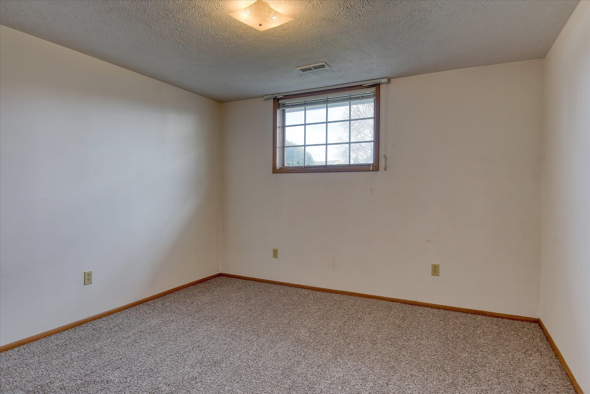 2016 W Courtland Ave - Photo 31