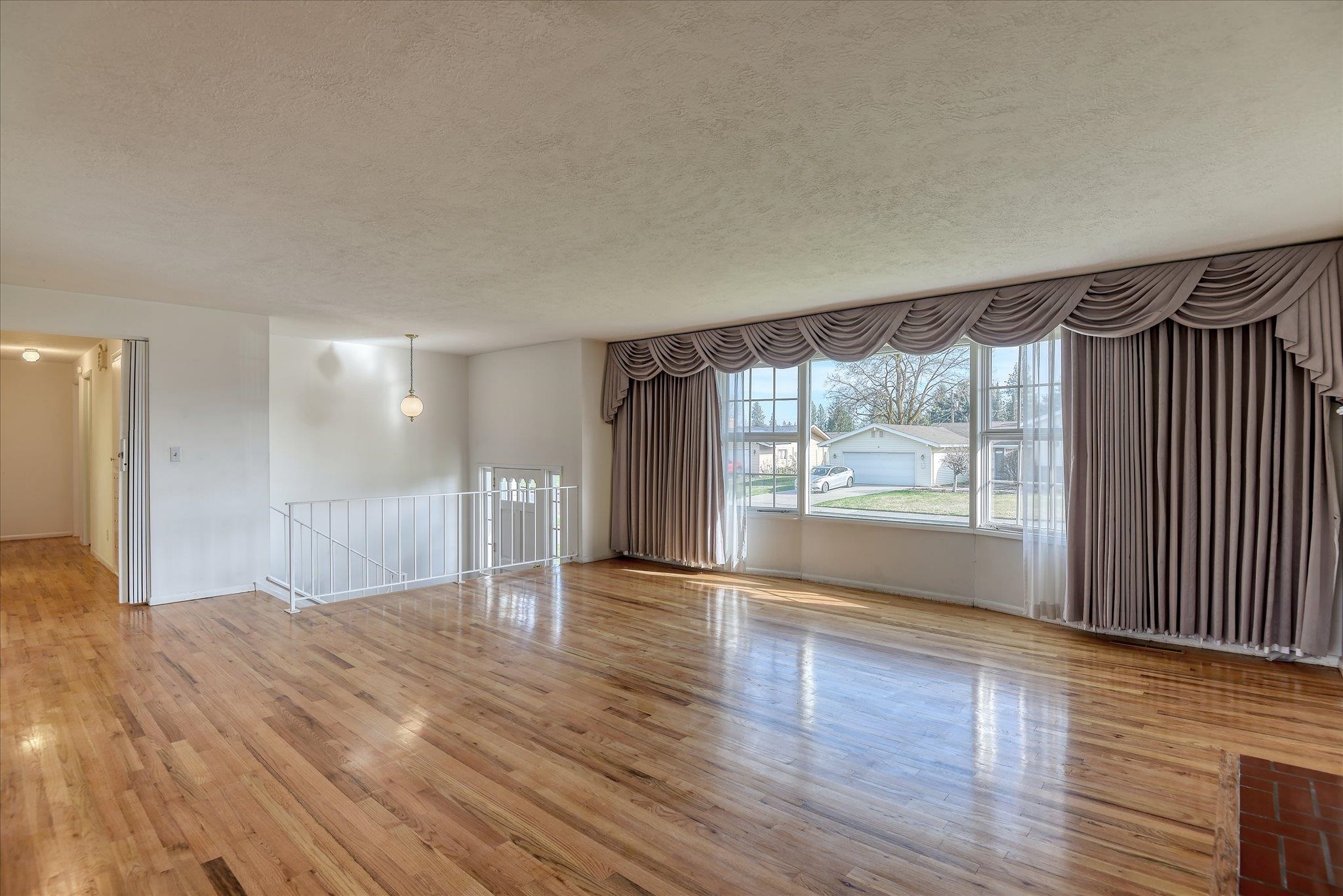 2016 W Courtland Ave - Photo 9