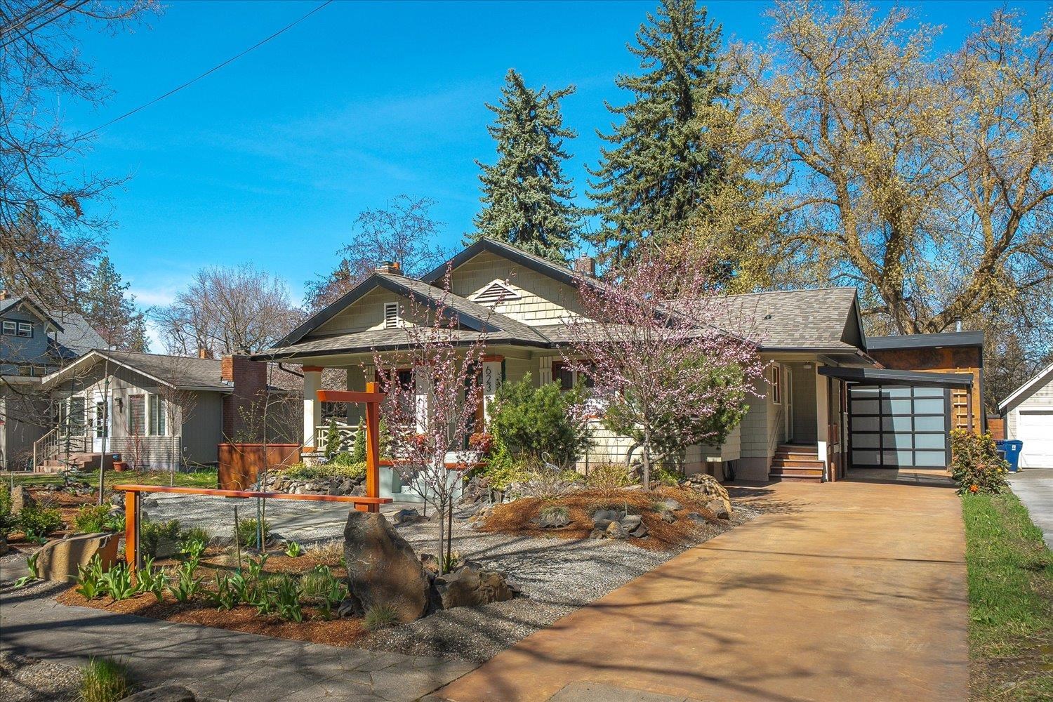 623 E 19TH Ave - Photo 1