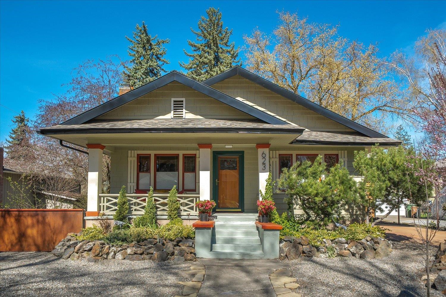623 E 19TH Ave - Photo 2