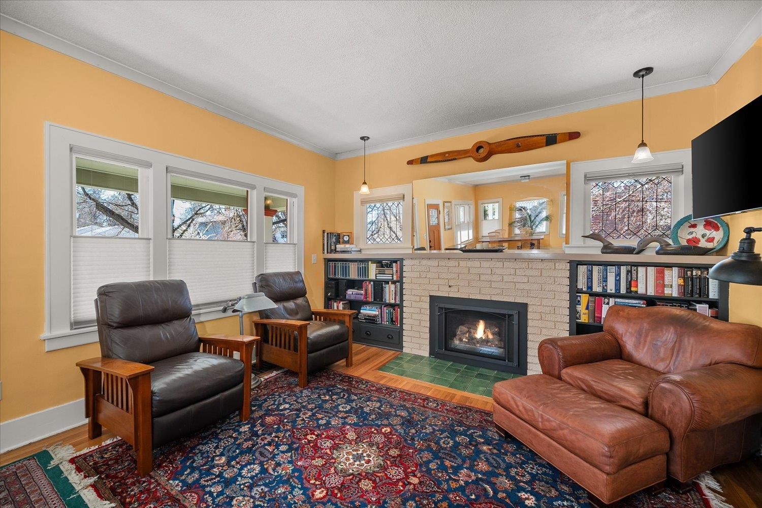 623 E 19TH Ave - Photo 3