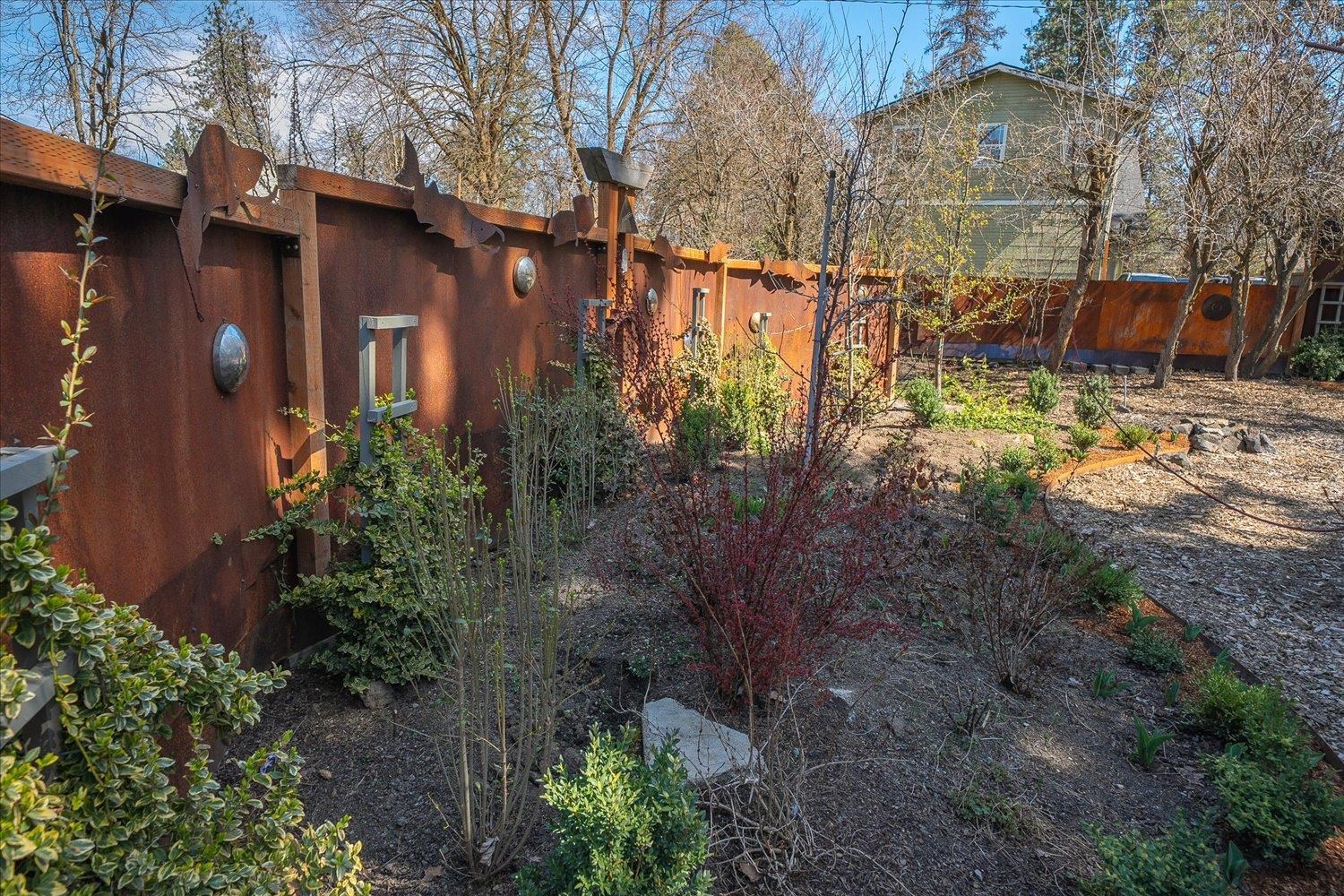 623 E 19TH Ave - Photo 27