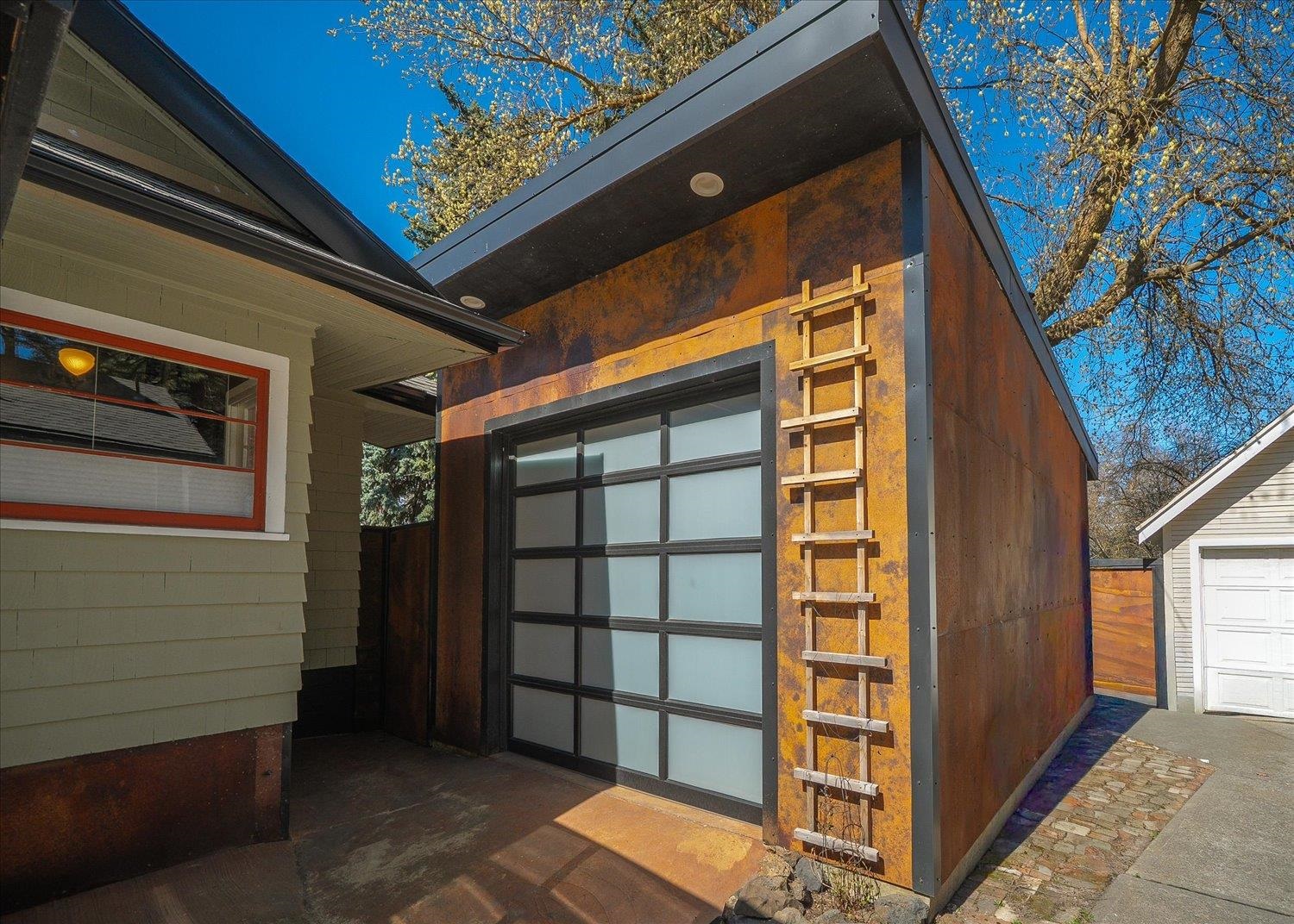 623 E 19TH Ave - Photo 29