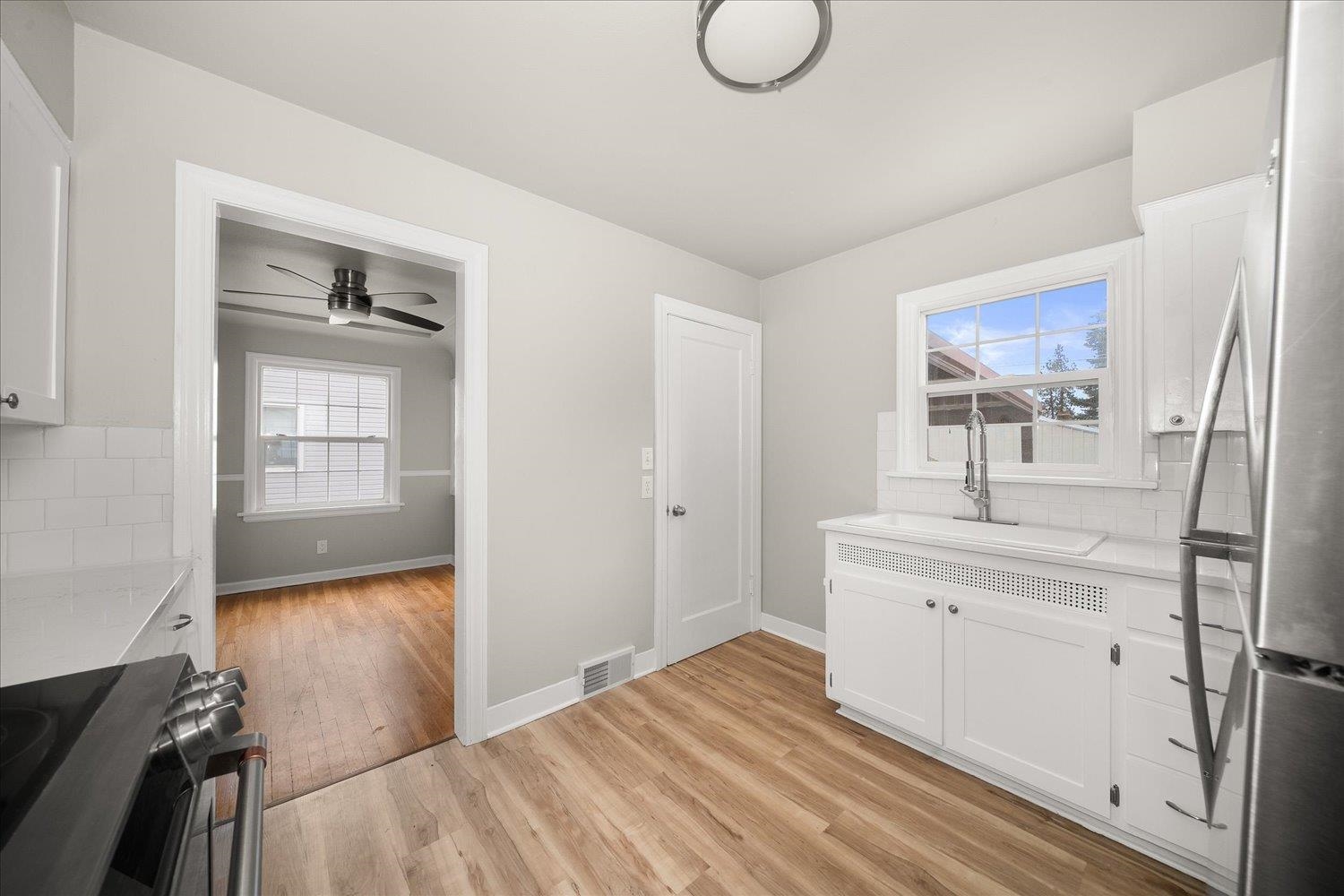 2615 W Walton Ave - Photo 12