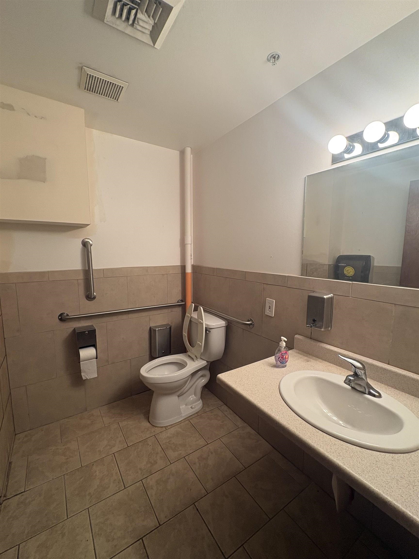 1227 N Division St - Photo 13