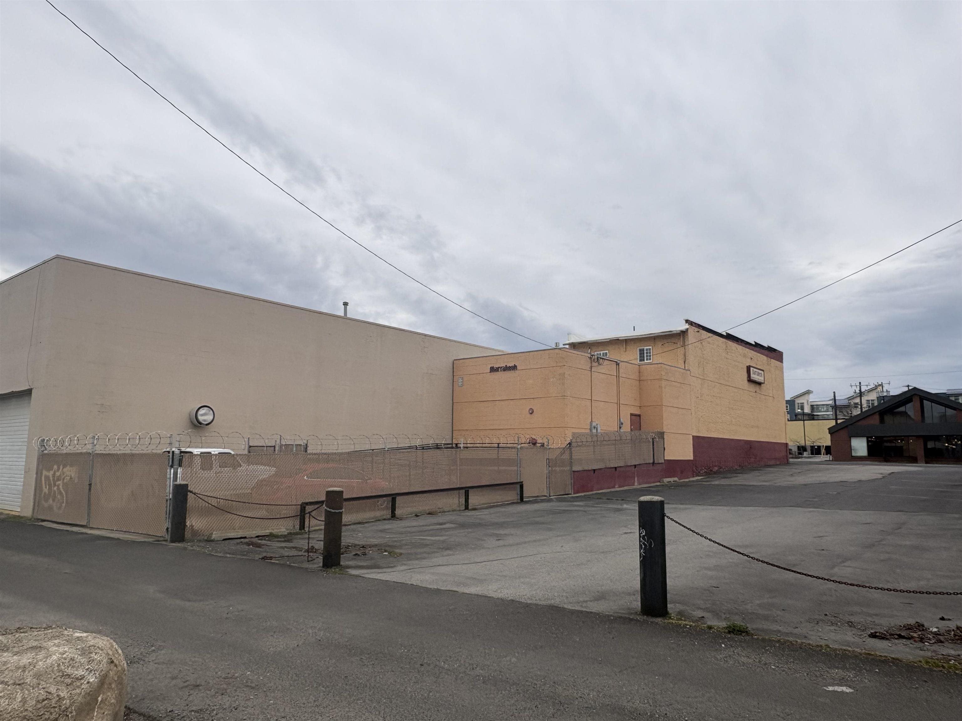 1227 N Division St - Photo 36