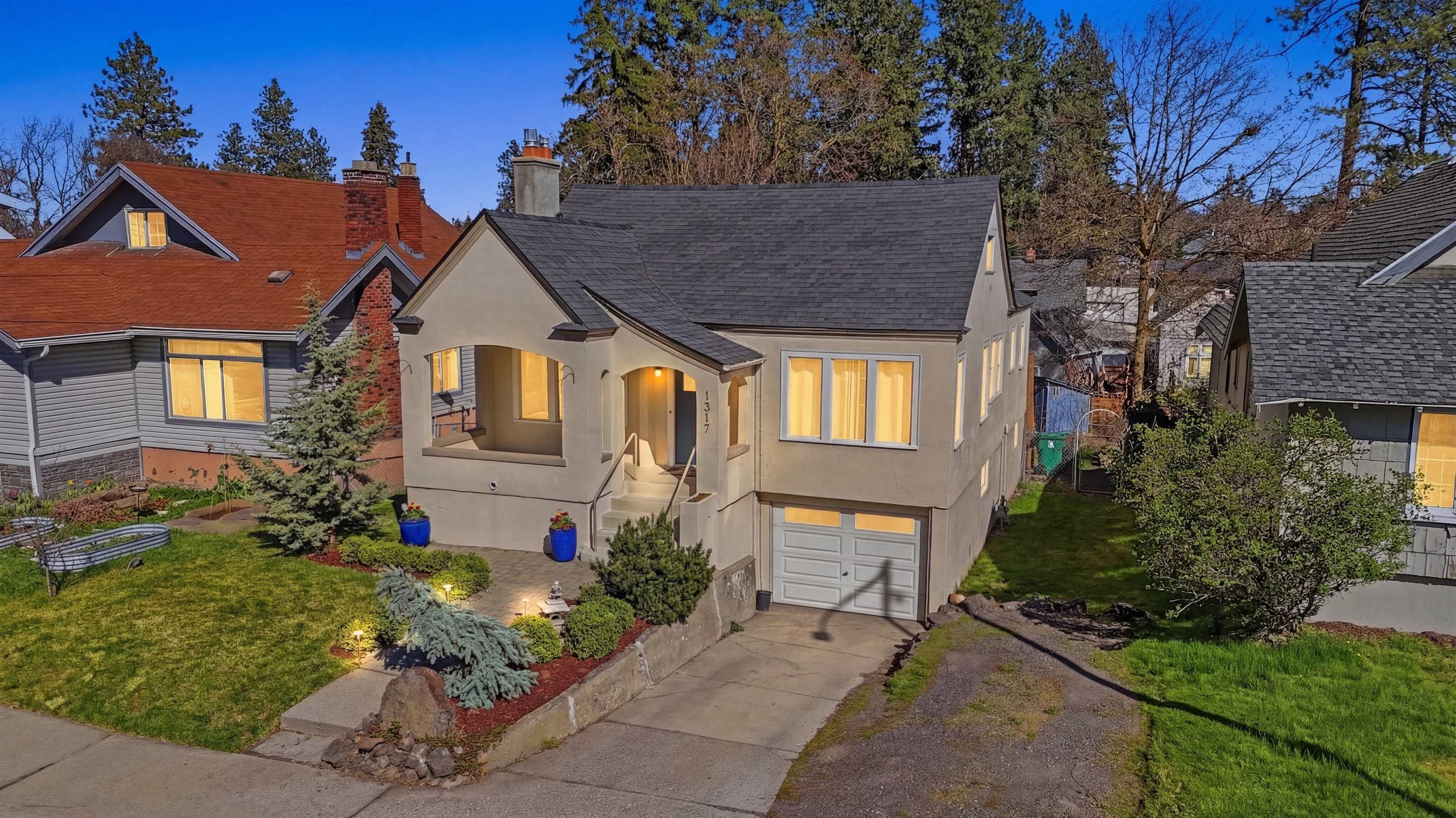 1317 S Grove St - Photo 3