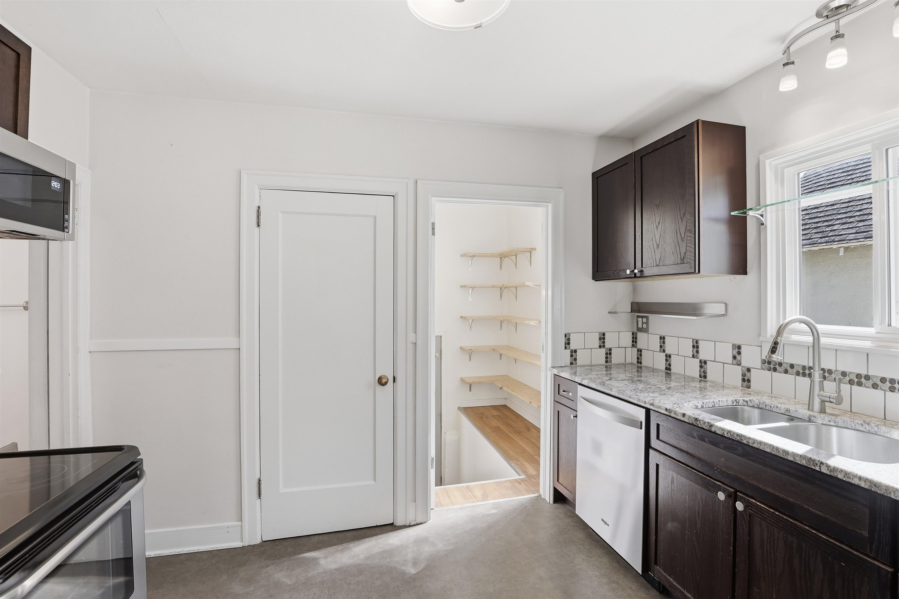 1317 S Grove St - Photo 22