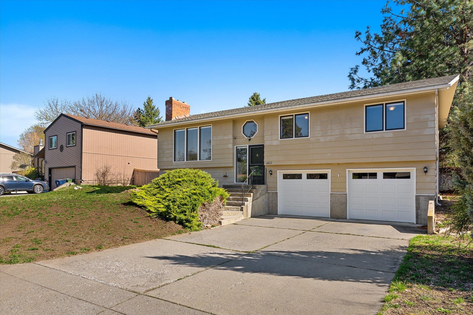 4022 E Sumac Dr - Photo 2