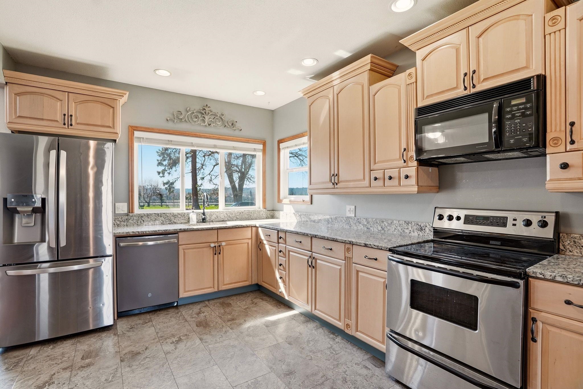 2314 W Carlisle Ave - Photo 13