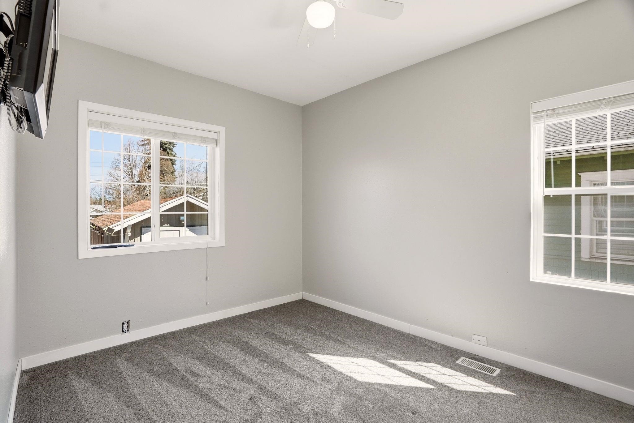 2314 W Carlisle Ave - Photo 18