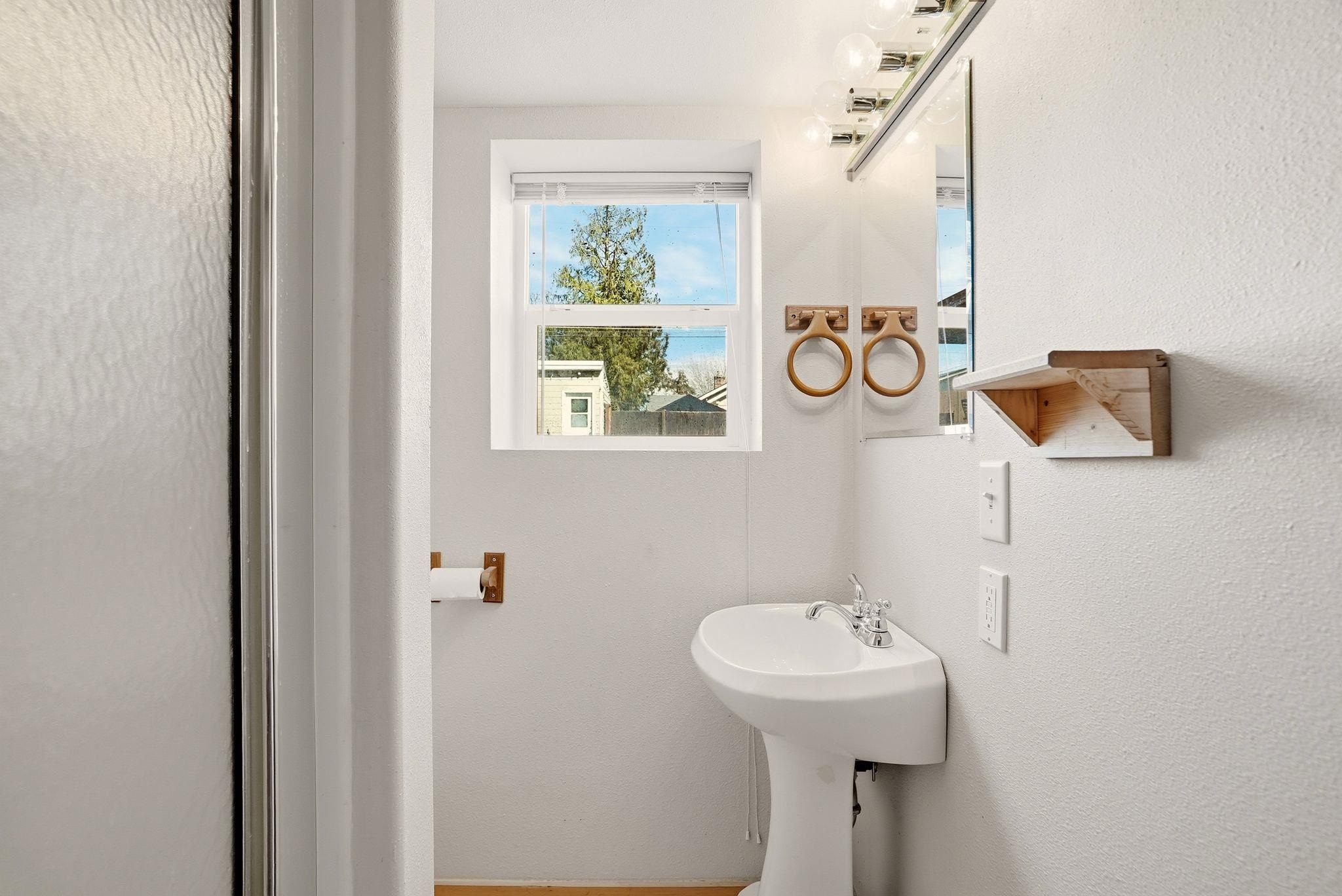 2314 W Carlisle Ave - Photo 19