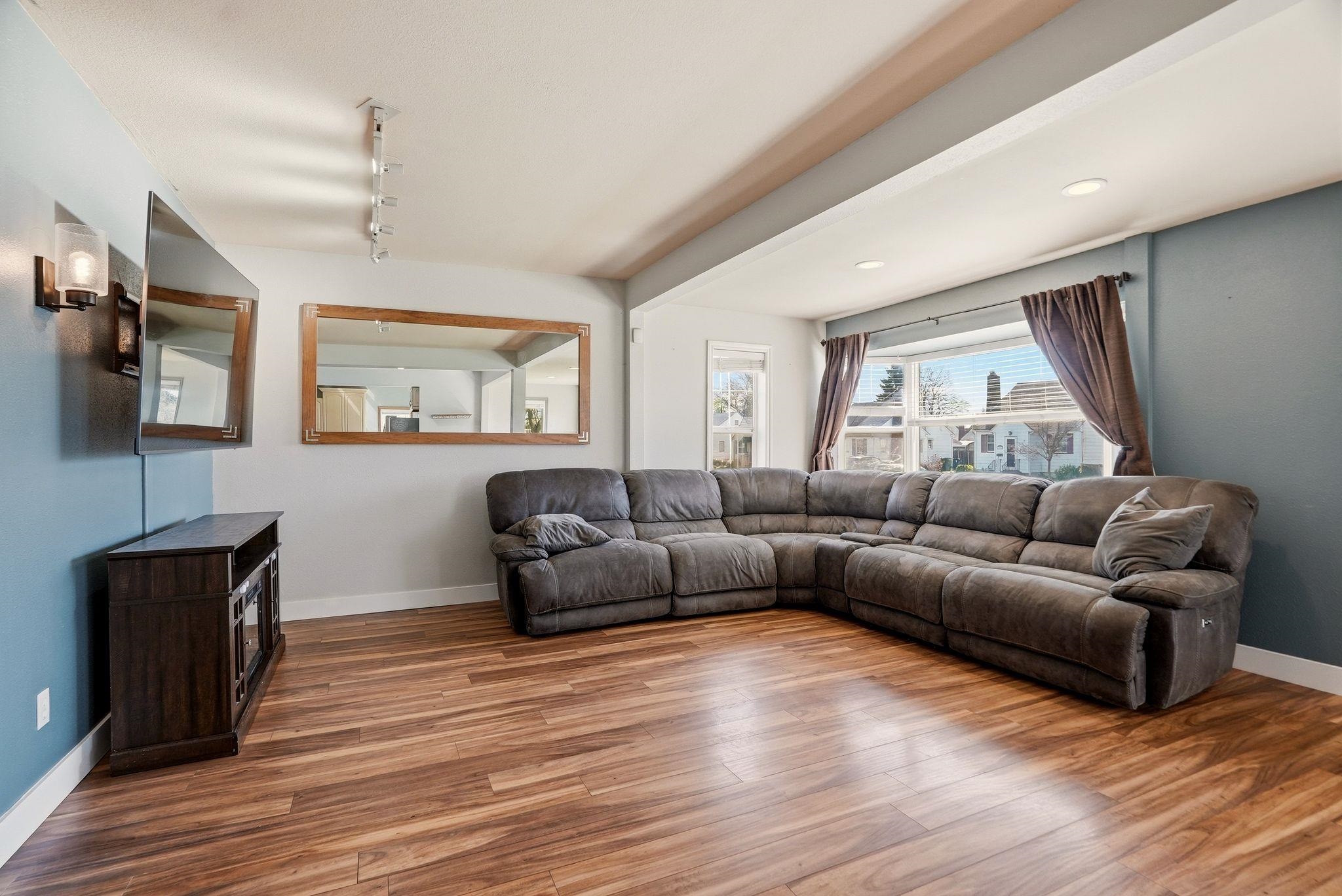 2314 W Carlisle Ave - Photo 8
