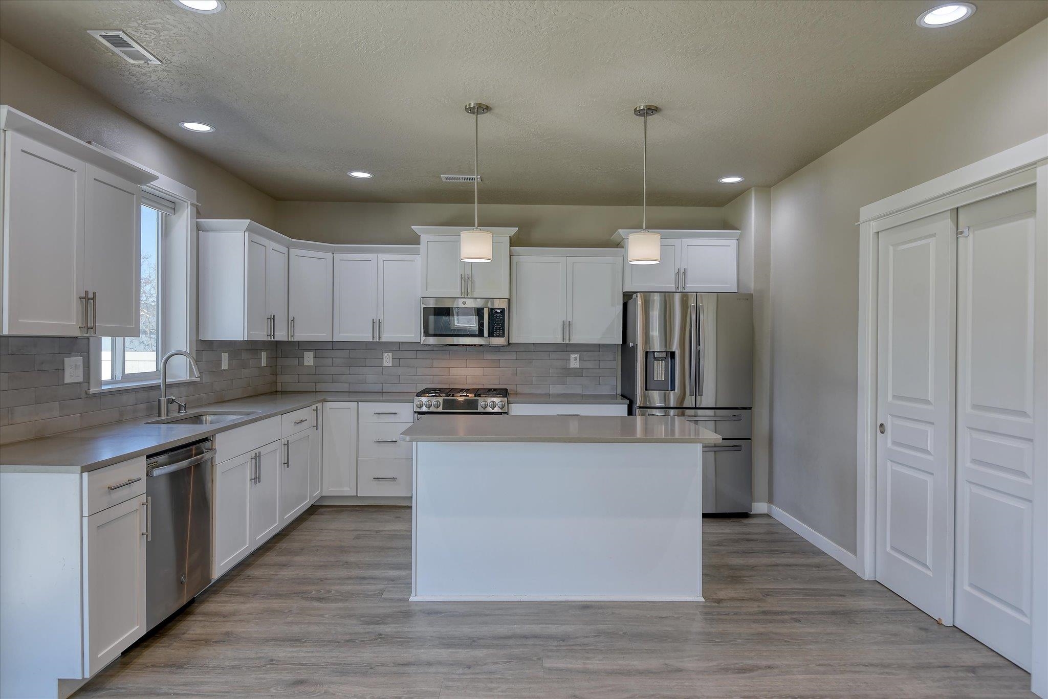 1810 S Rivista St - Photo 6