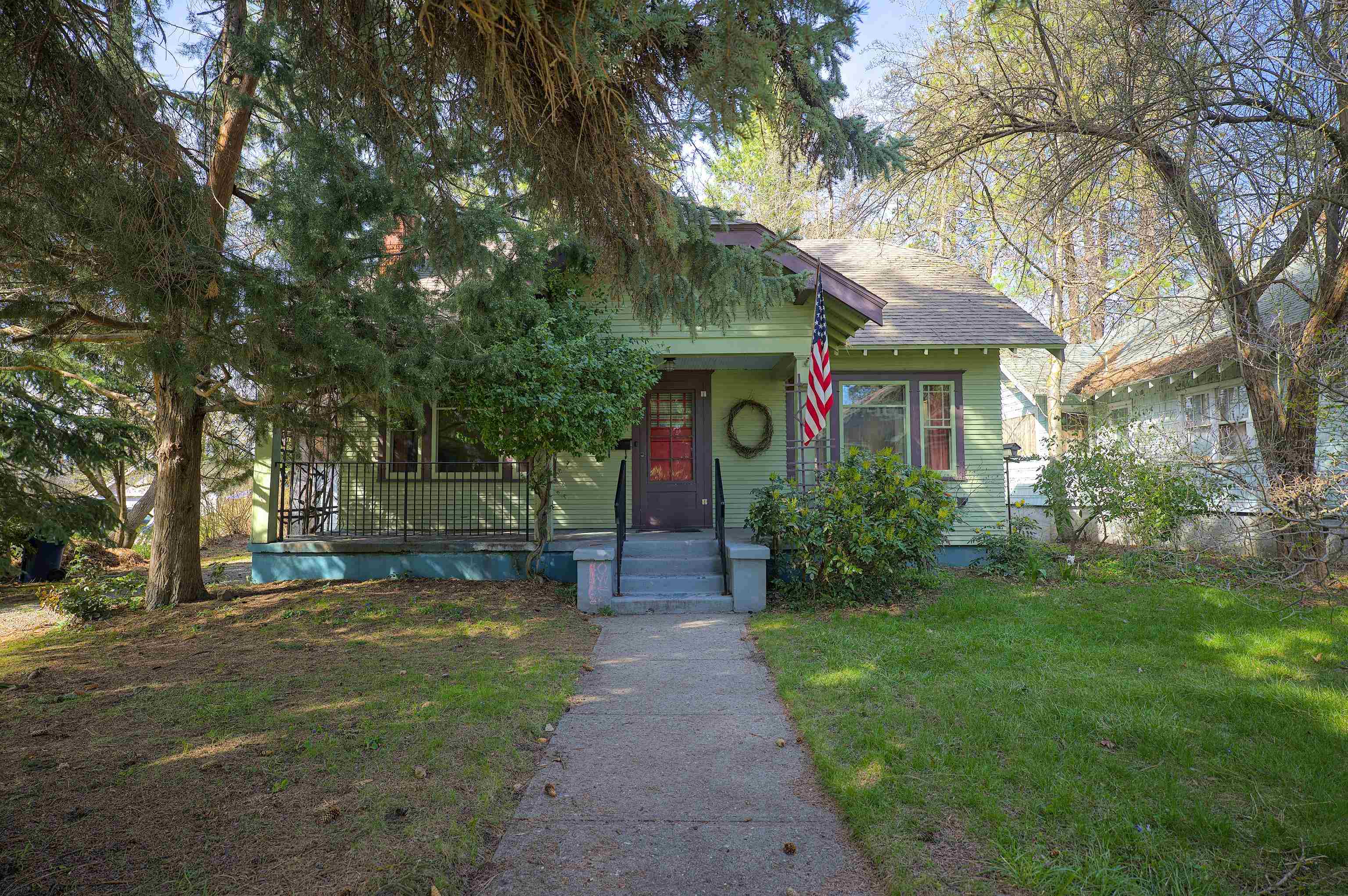 37 E 33rd Ave - Photo 1