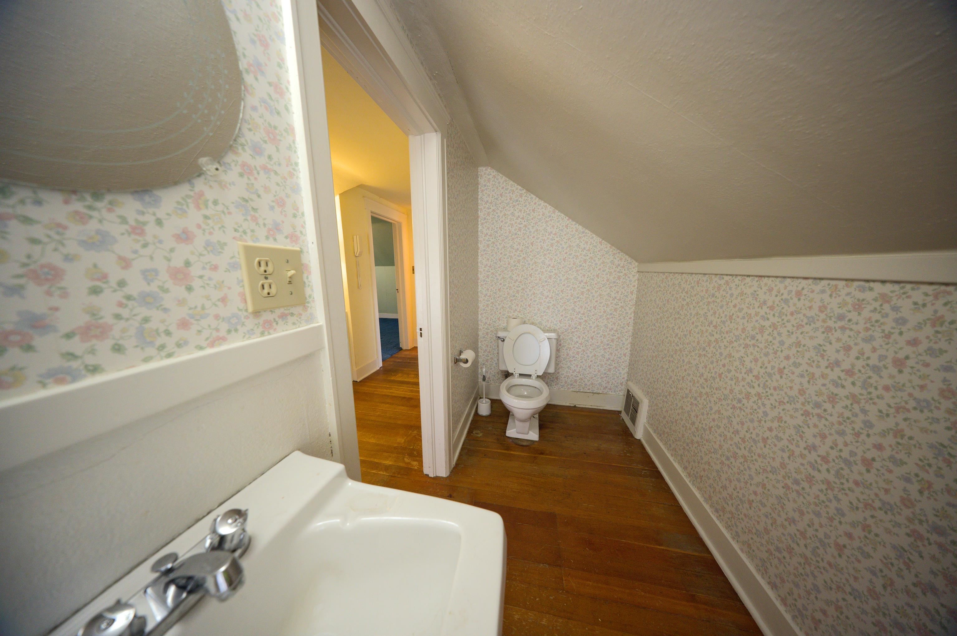 37 E 33rd Ave - Photo 10