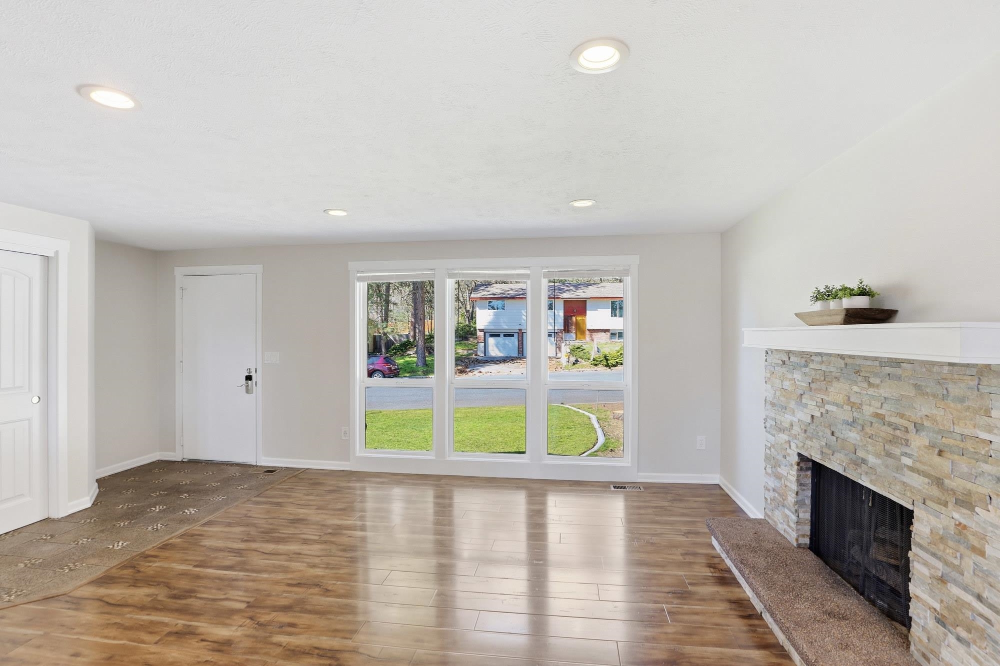 12902 E 26th Ave - Photo 3