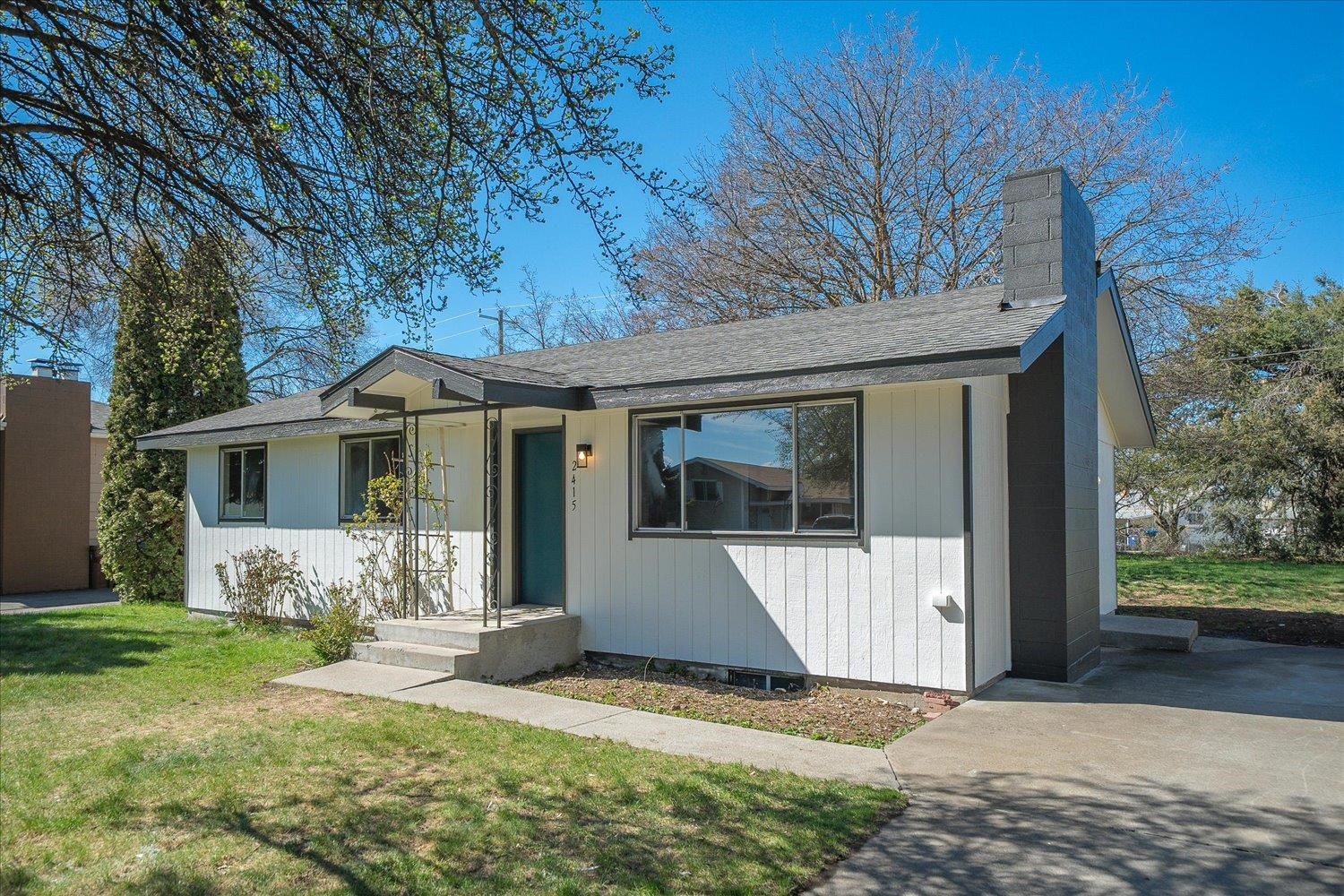 2415 N Myrtle St - Photo 2