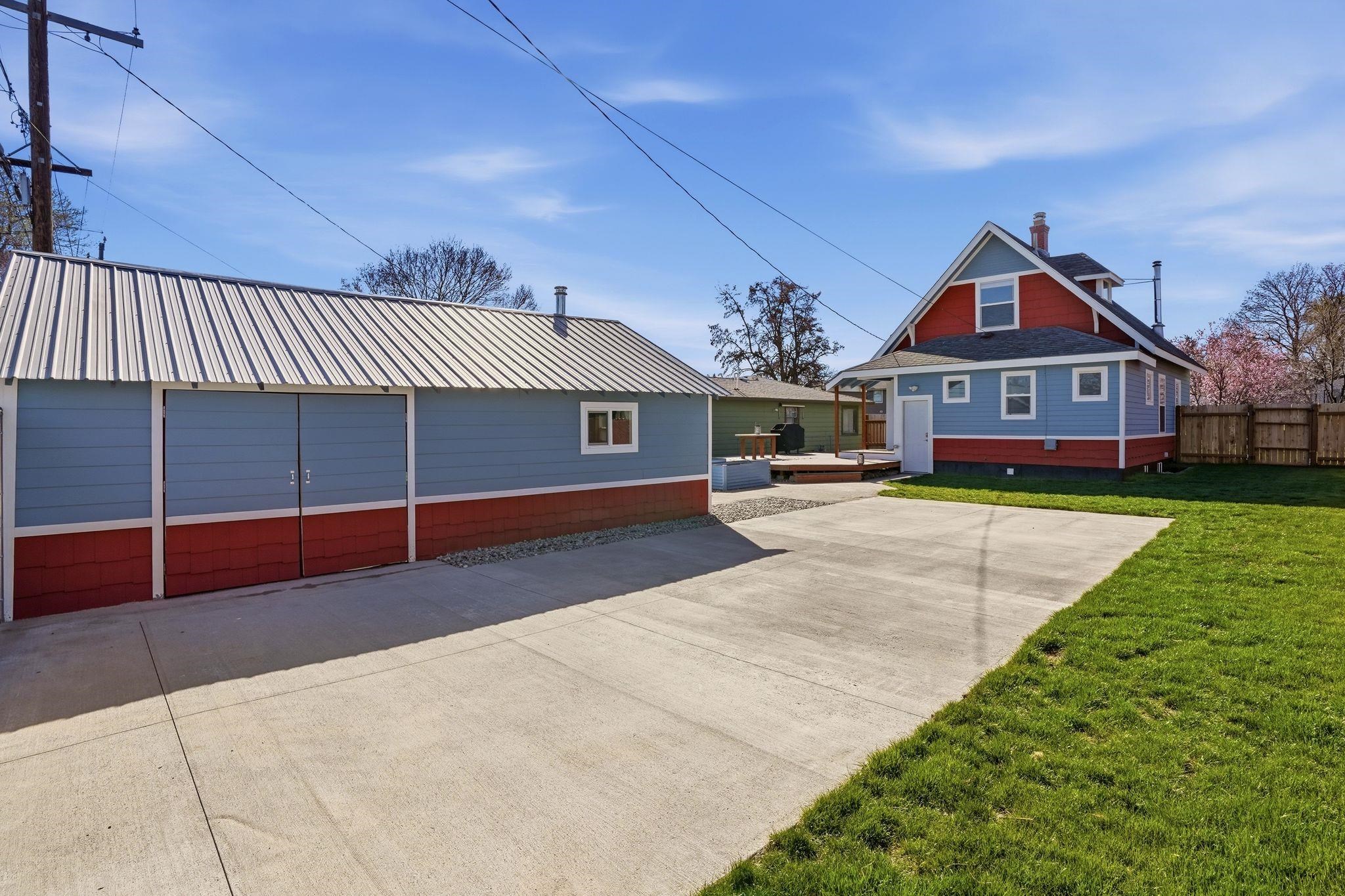 1407 E Crown Ave - Photo 2