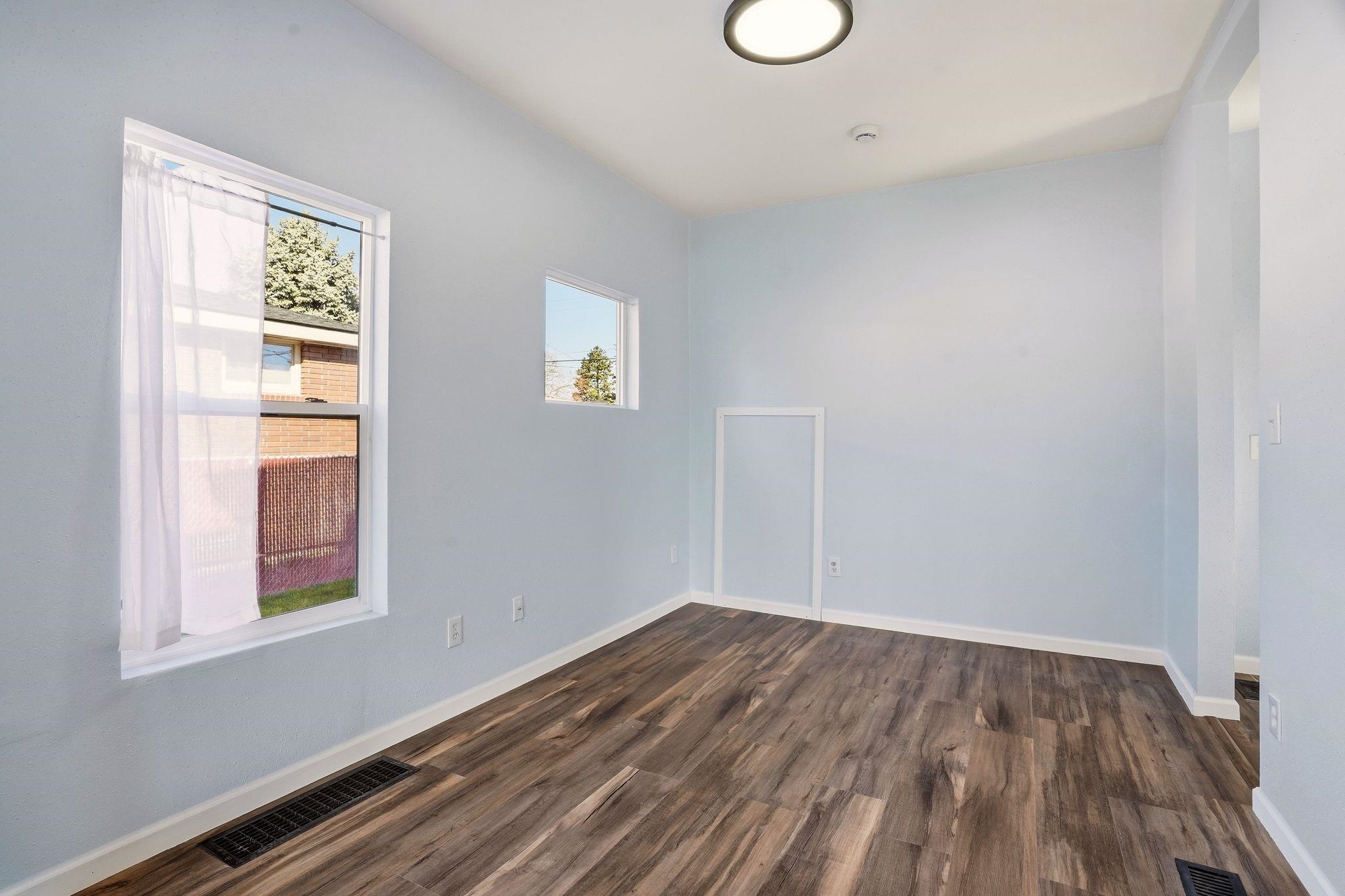 1407 E Crown Ave - Photo 12