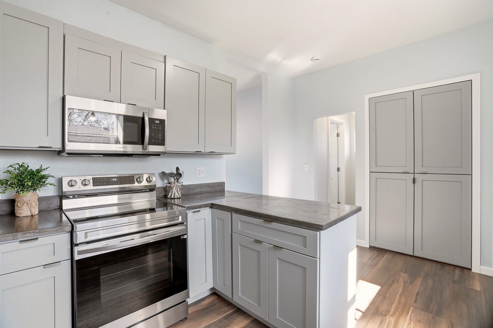 1407 E Crown Ave - Photo 5