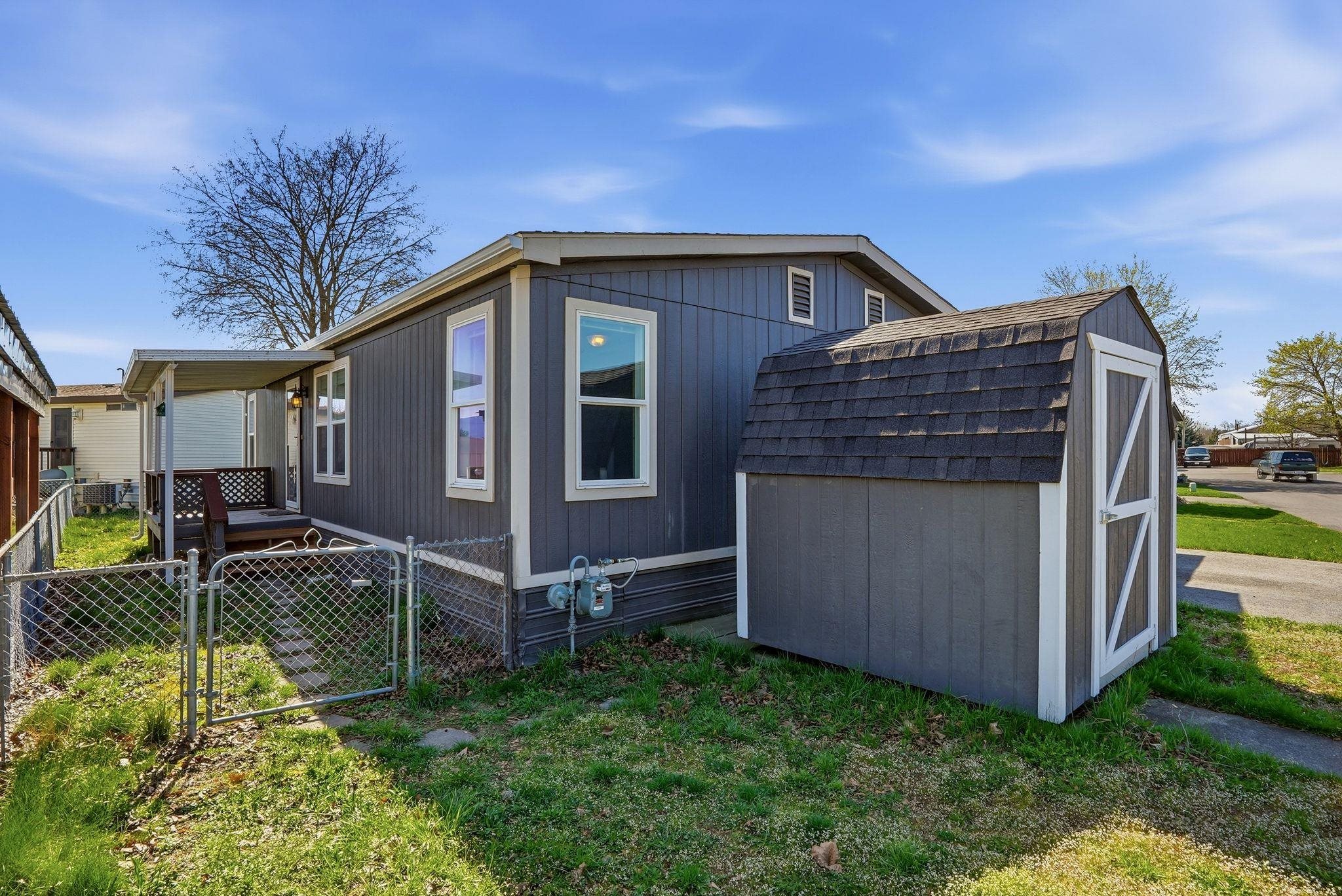 21725 E Wellesley Ave - Photo 2