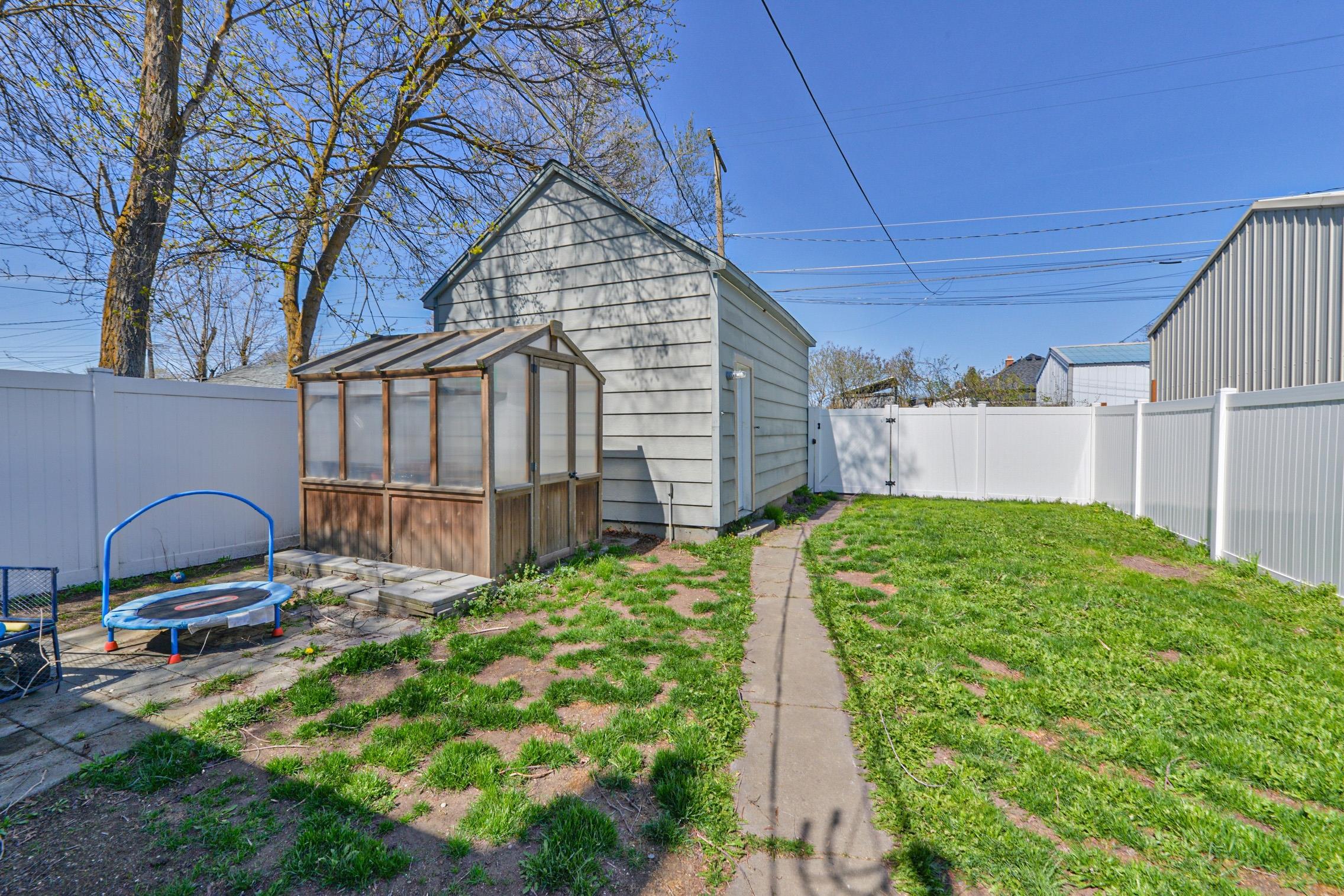 2623 E Everett Ave - Photo 16