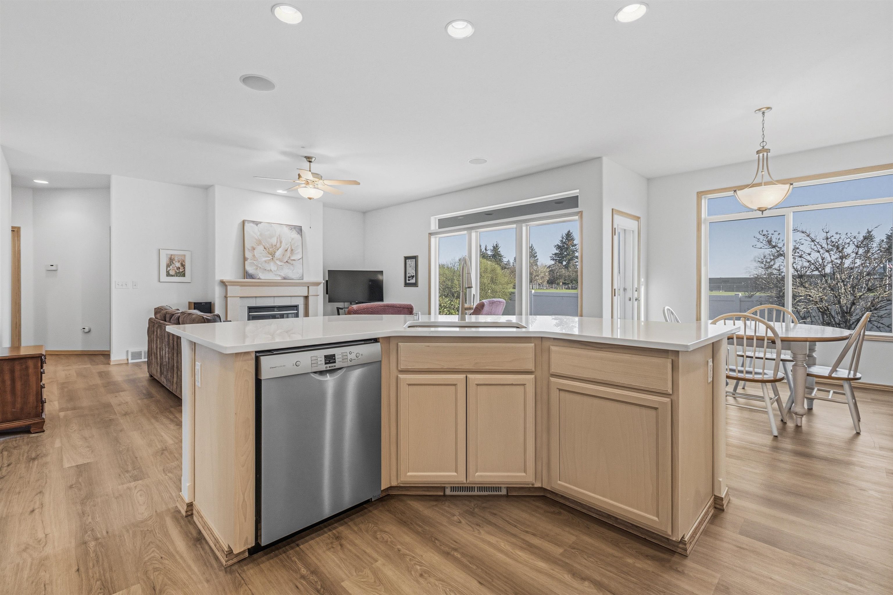 2526 E 62nd Ln - Photo 2