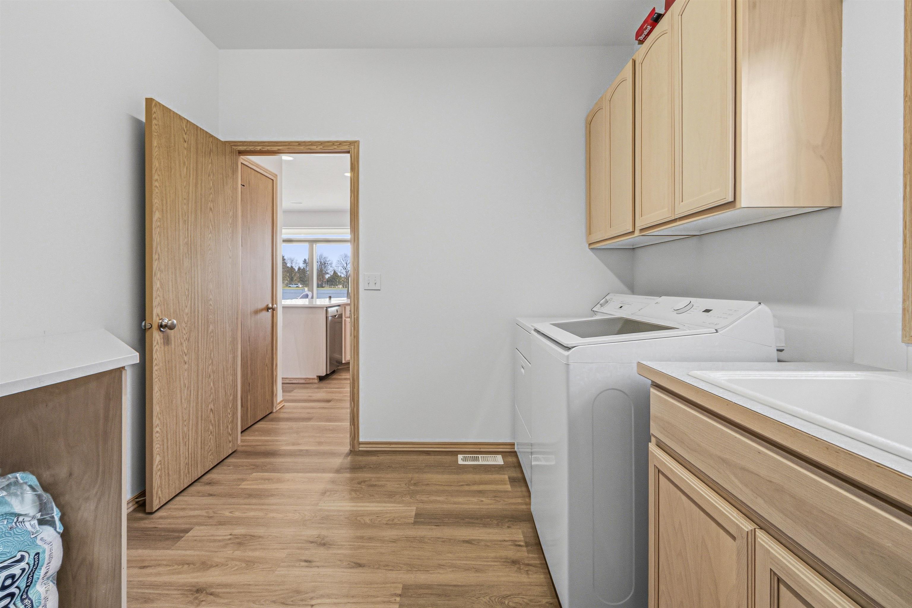 2526 E 62nd Ln - Photo 17