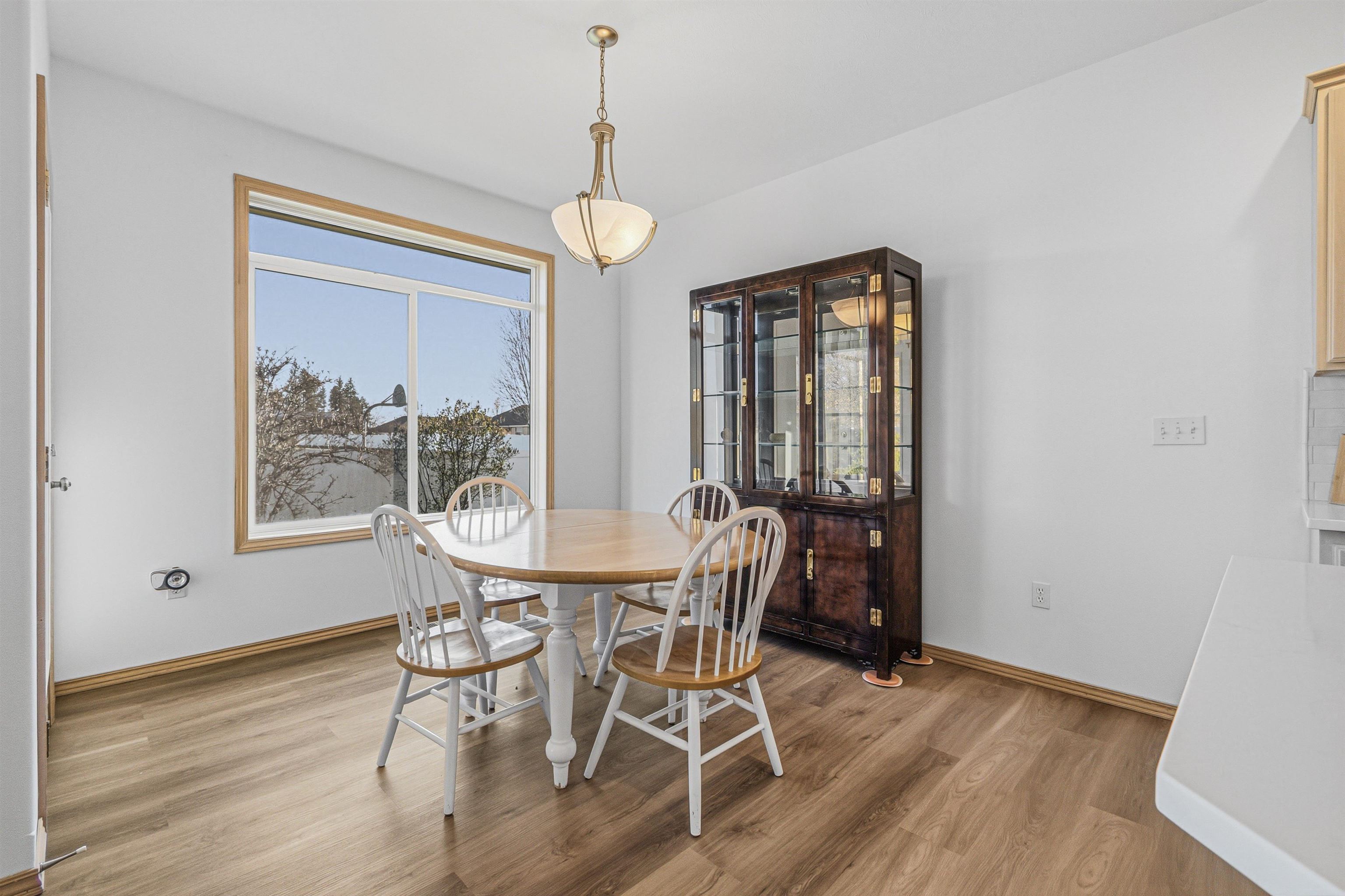 2526 E 62nd Ln - Photo 6