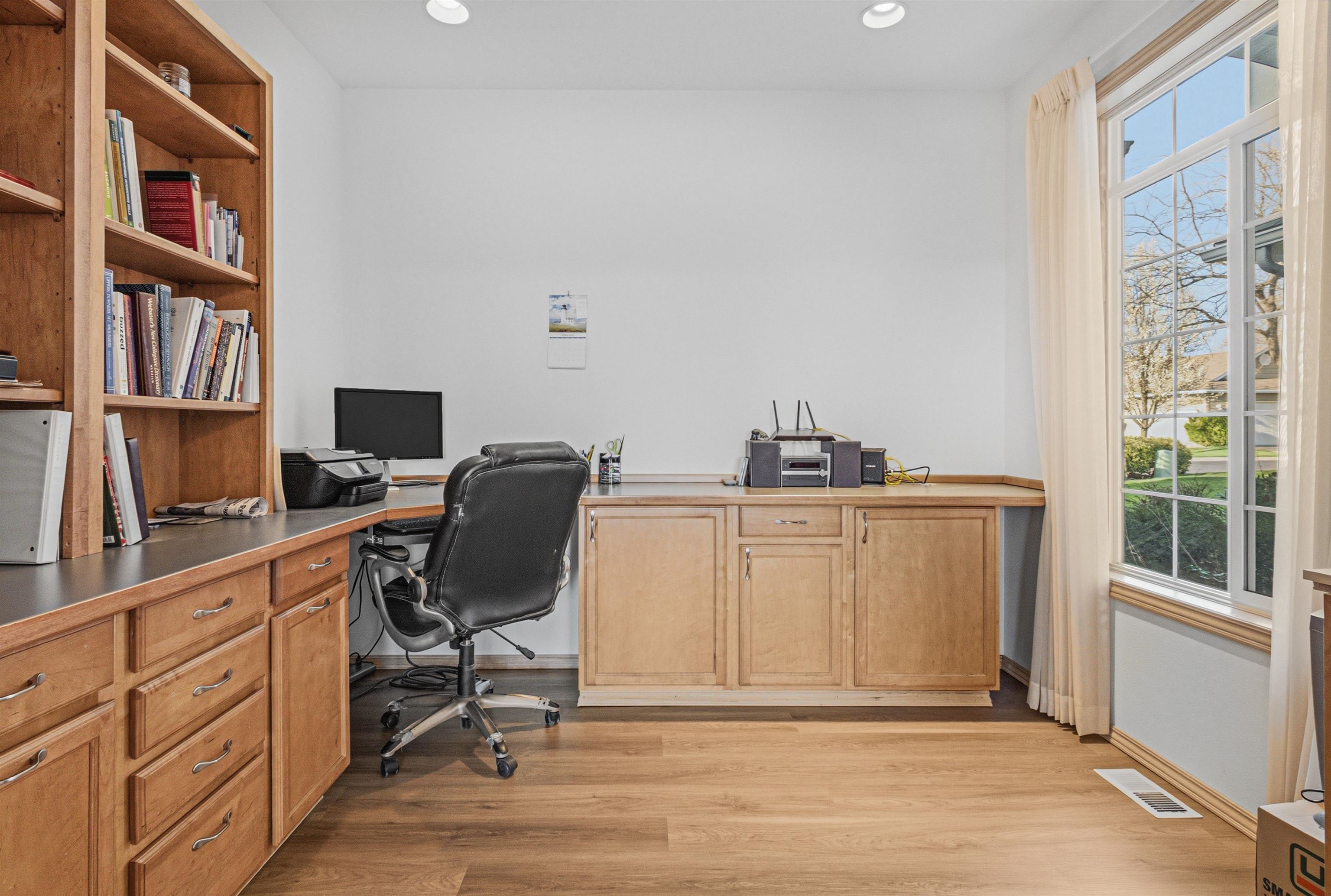 2526 E 62nd Ln - Photo 9