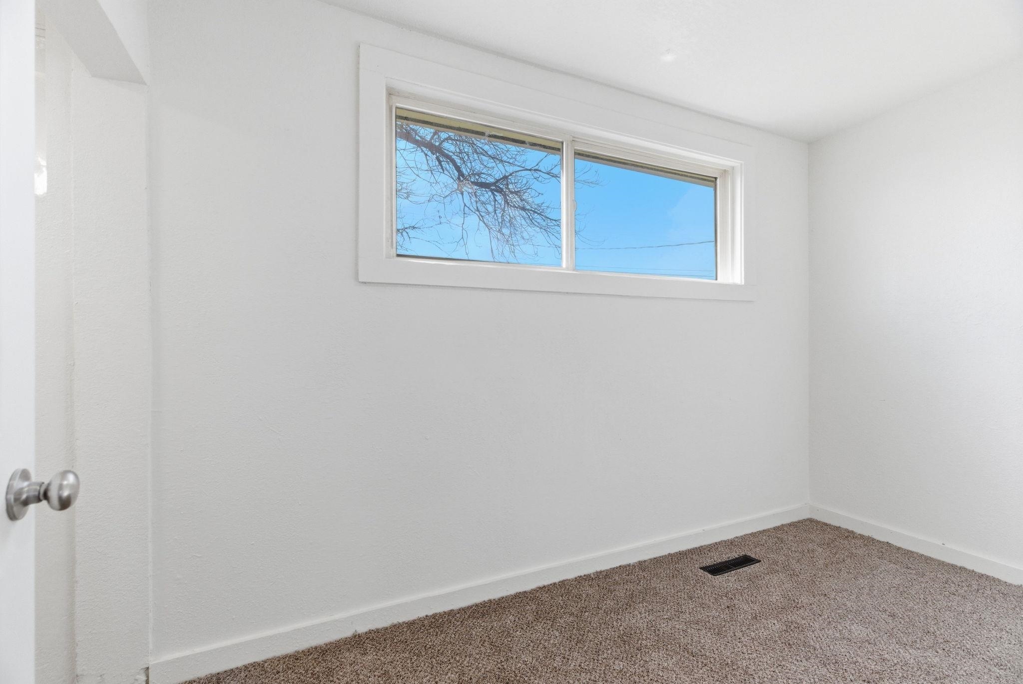 2401 W Dean Ave - Photo 11
