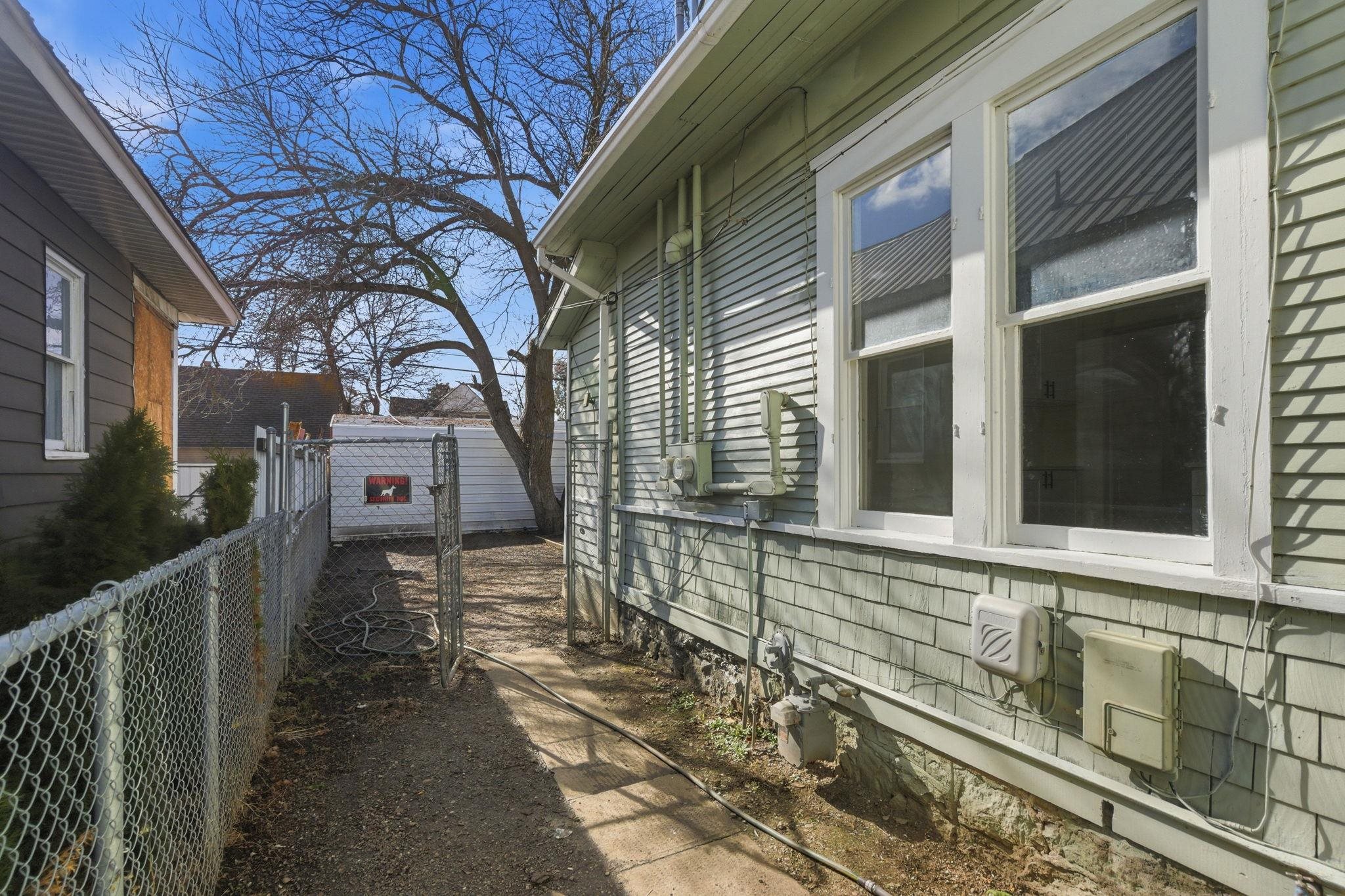 2401 W Dean Ave - Photo 32
