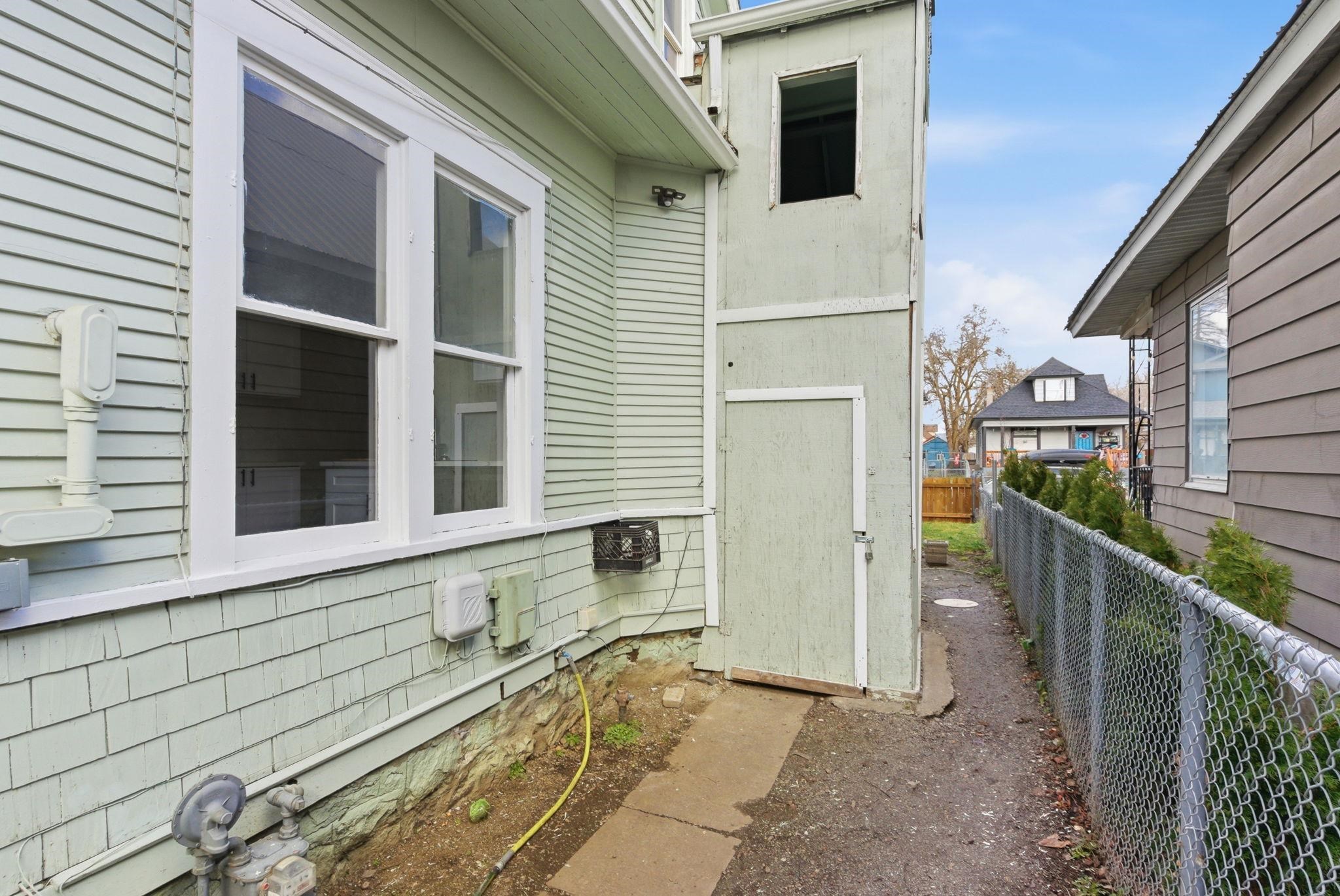 2401 W Dean Ave - Photo 36