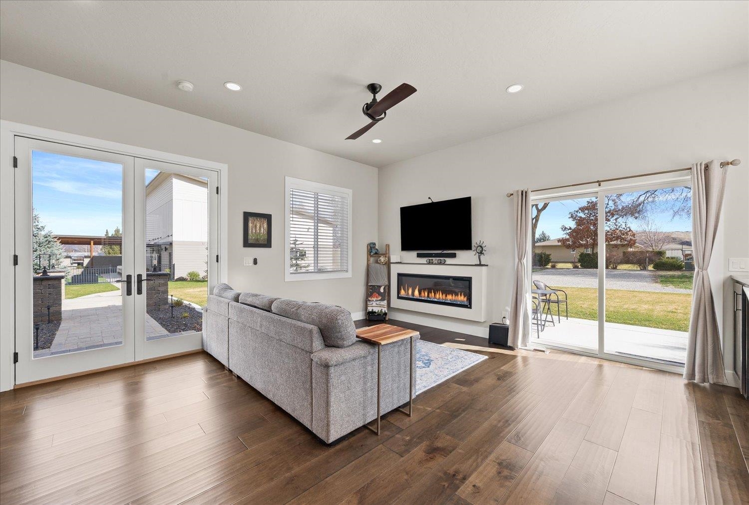 19020 E 8th Ave - Photo 44