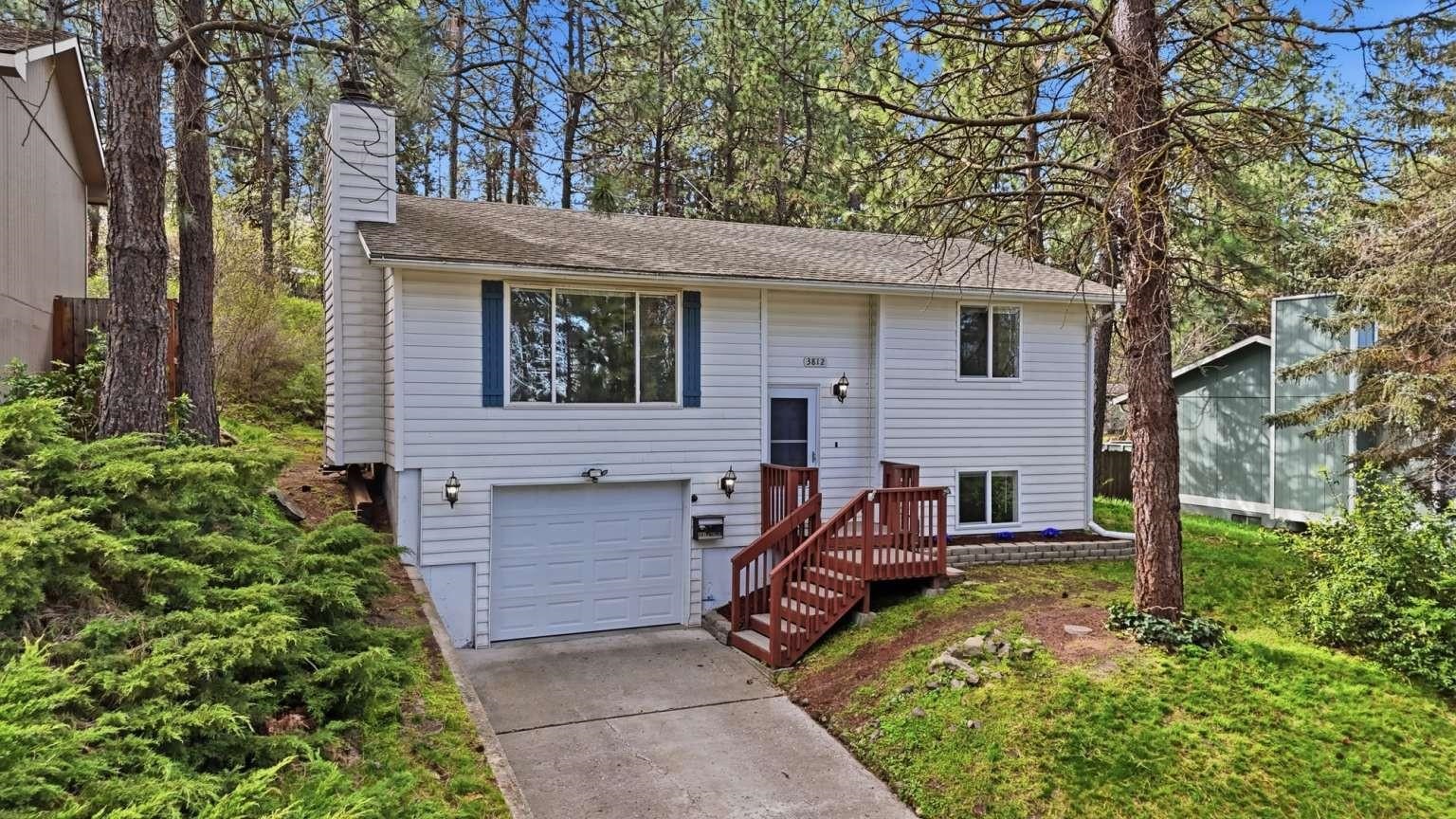 3812 E 13TH Ave - Photo 1