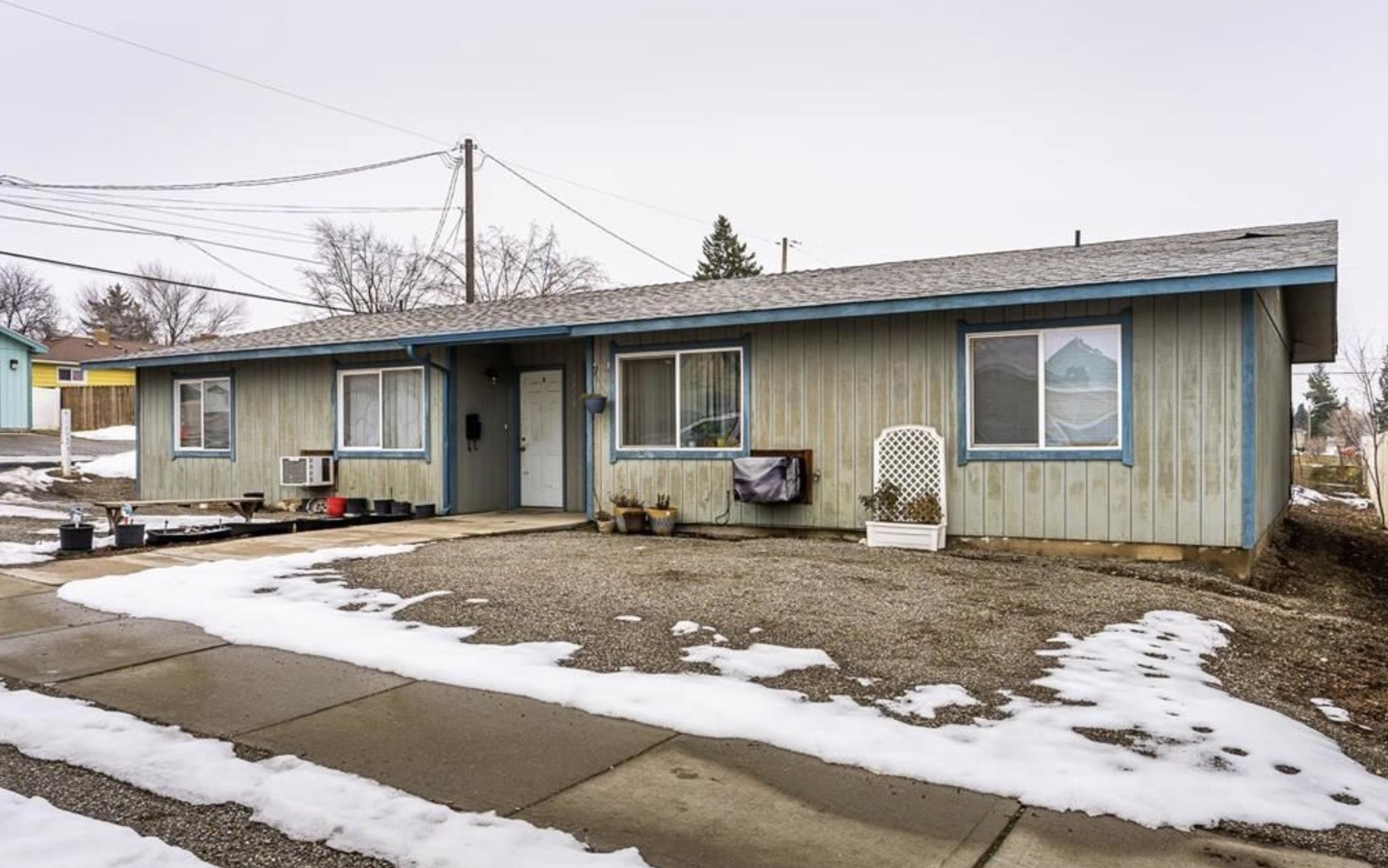 3024 N Hogan St - Photo 2
