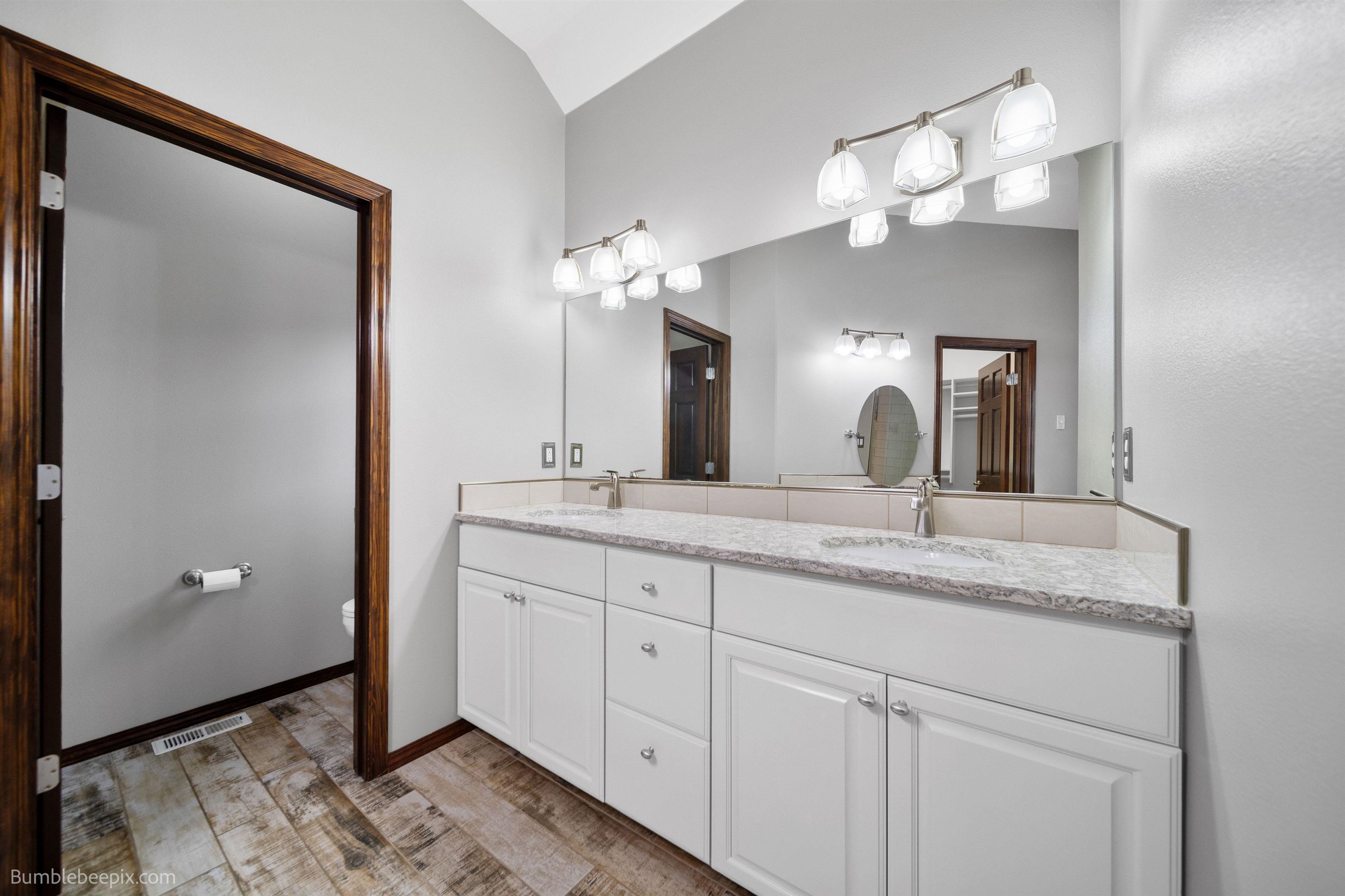 1405 N King James Ln - Photo 18