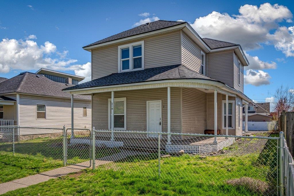 218 E Baldwin Ave - Photo 1