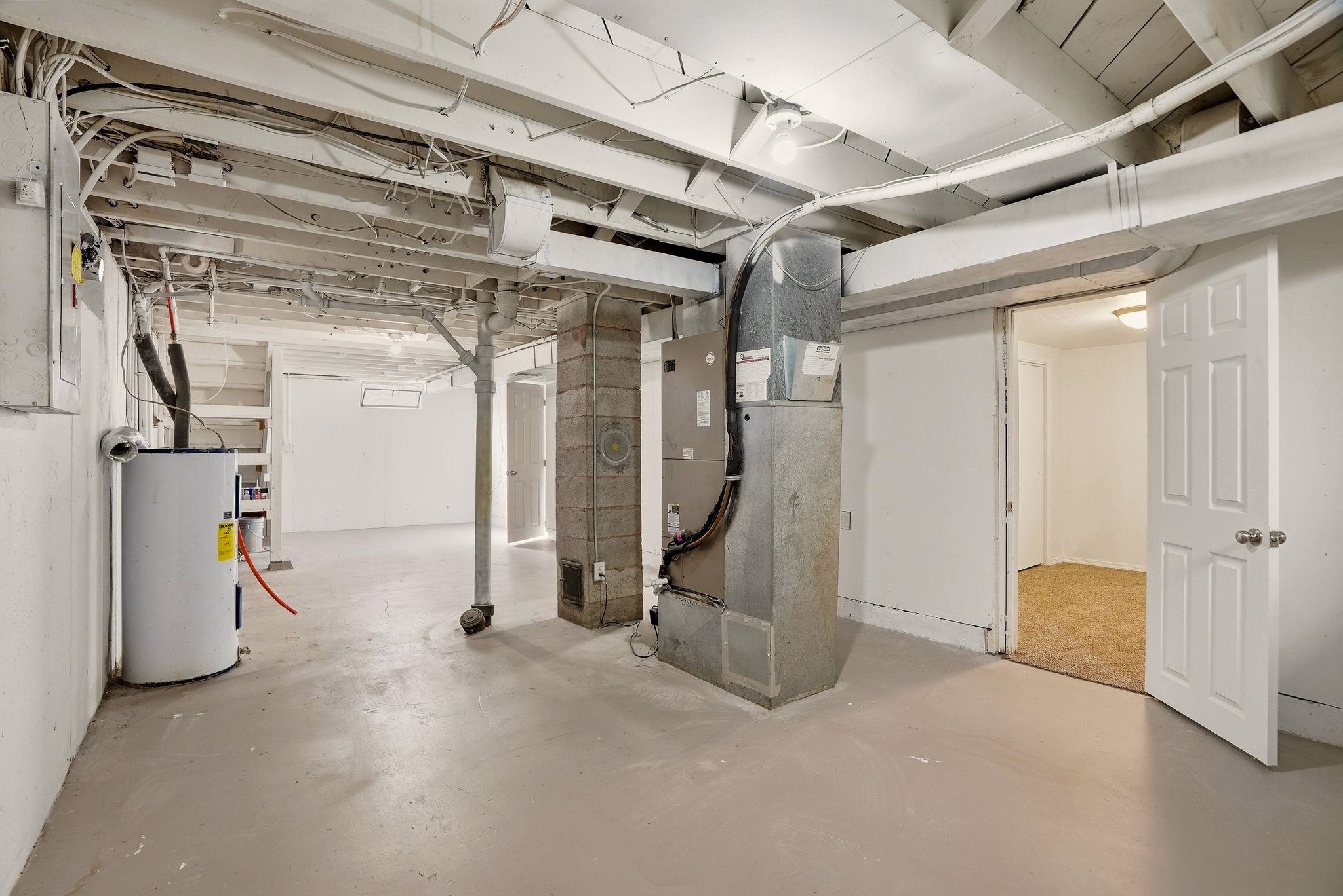 822 E GARLAND Ave - Photo 16