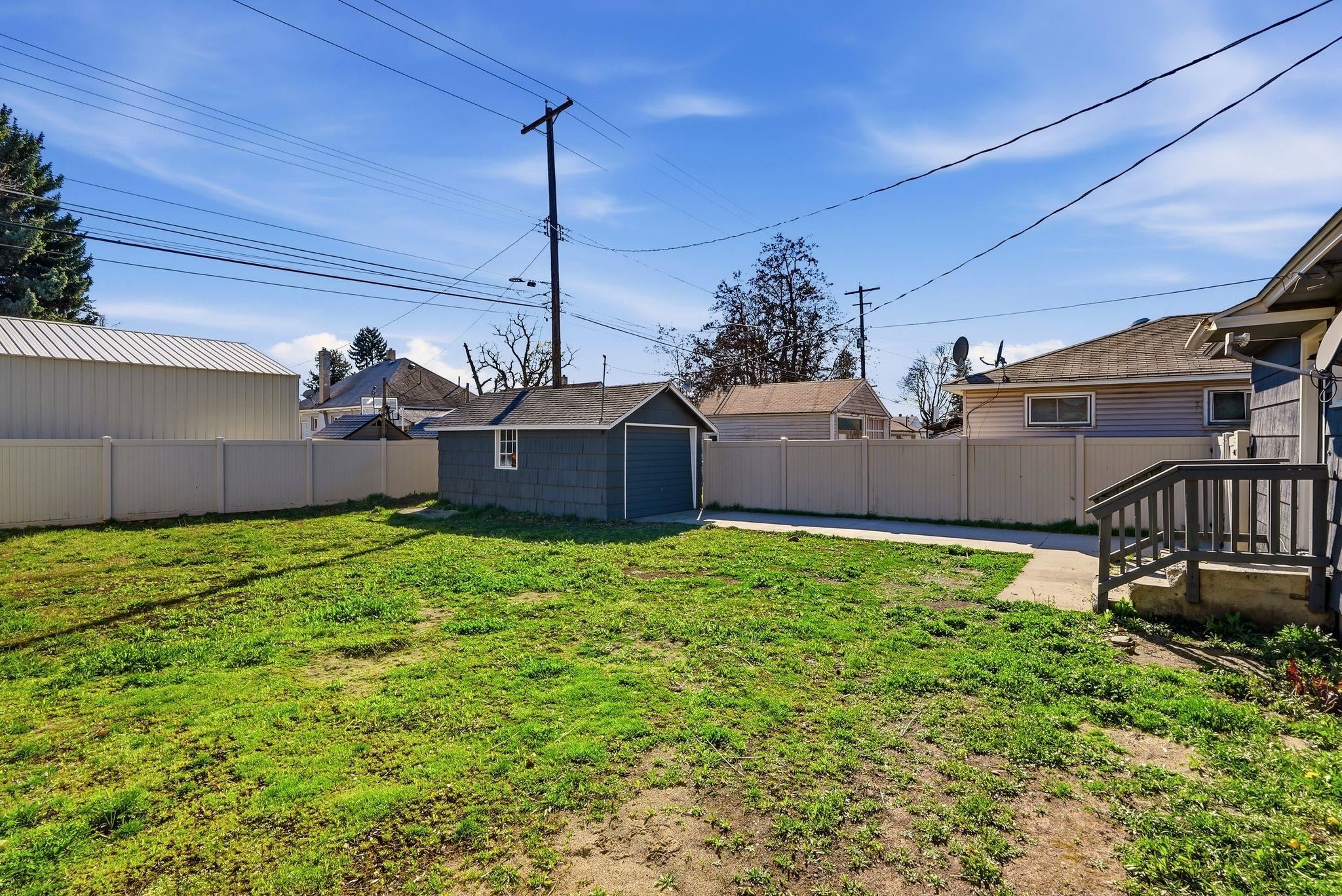 822 E GARLAND Ave - Photo 21