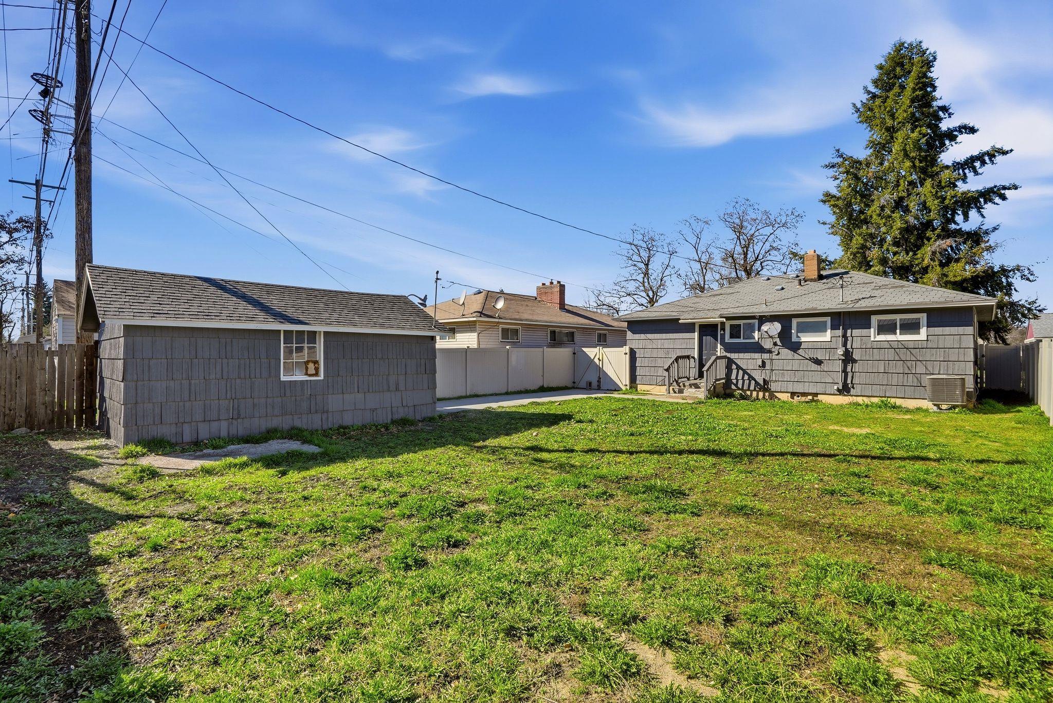 822 E GARLAND Ave - Photo 22