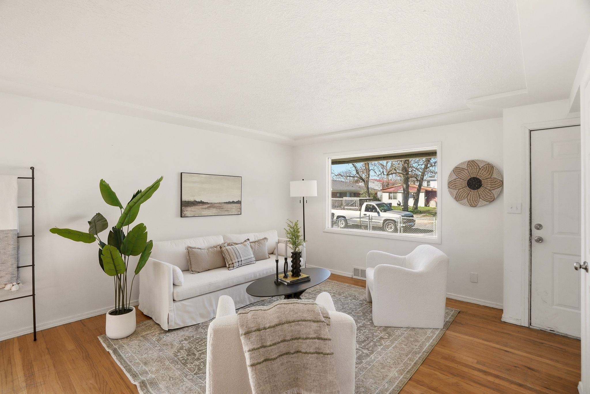 822 E GARLAND Ave - Photo 4
