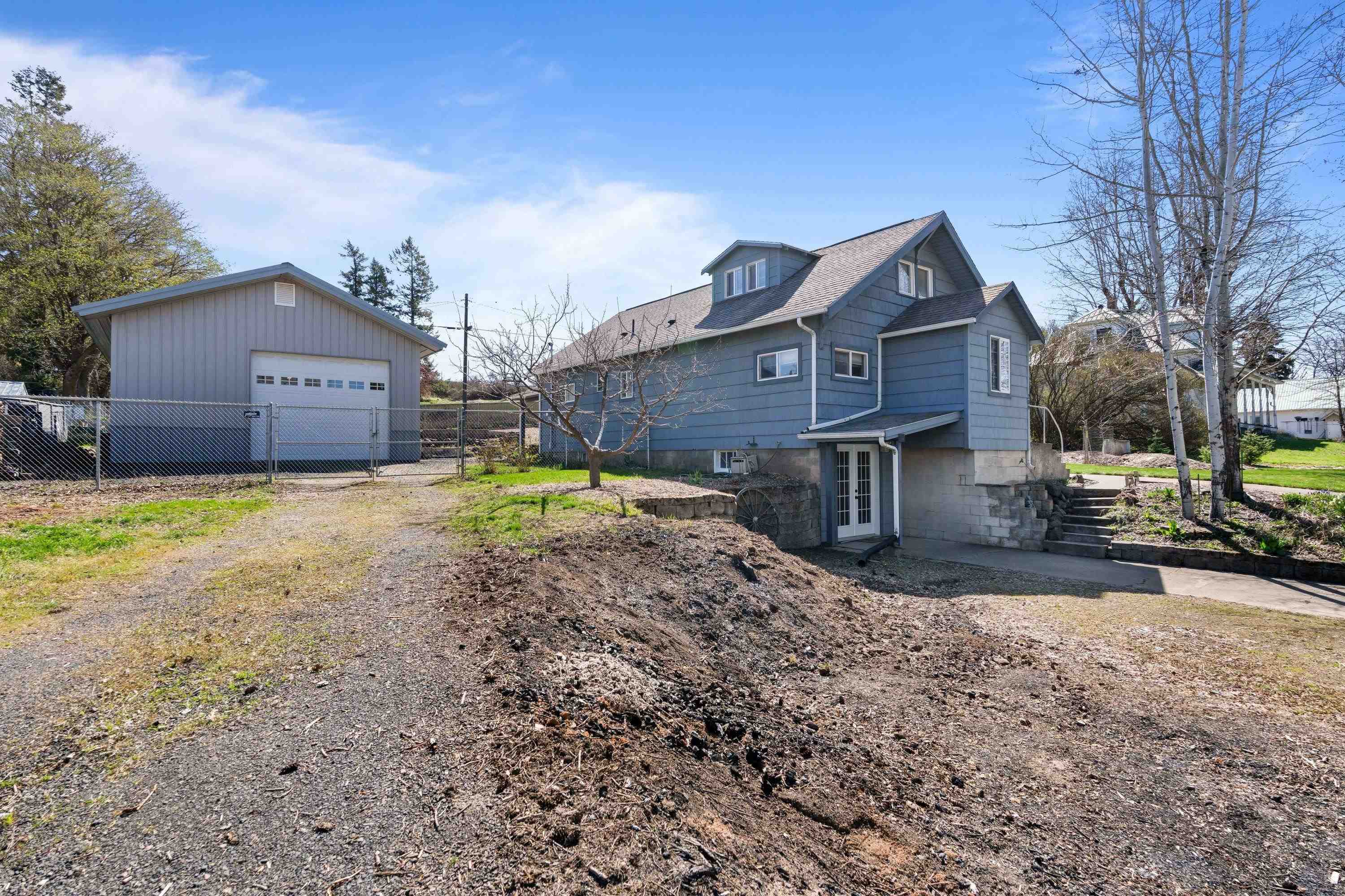 209 S Josephine Ave - Photo 1